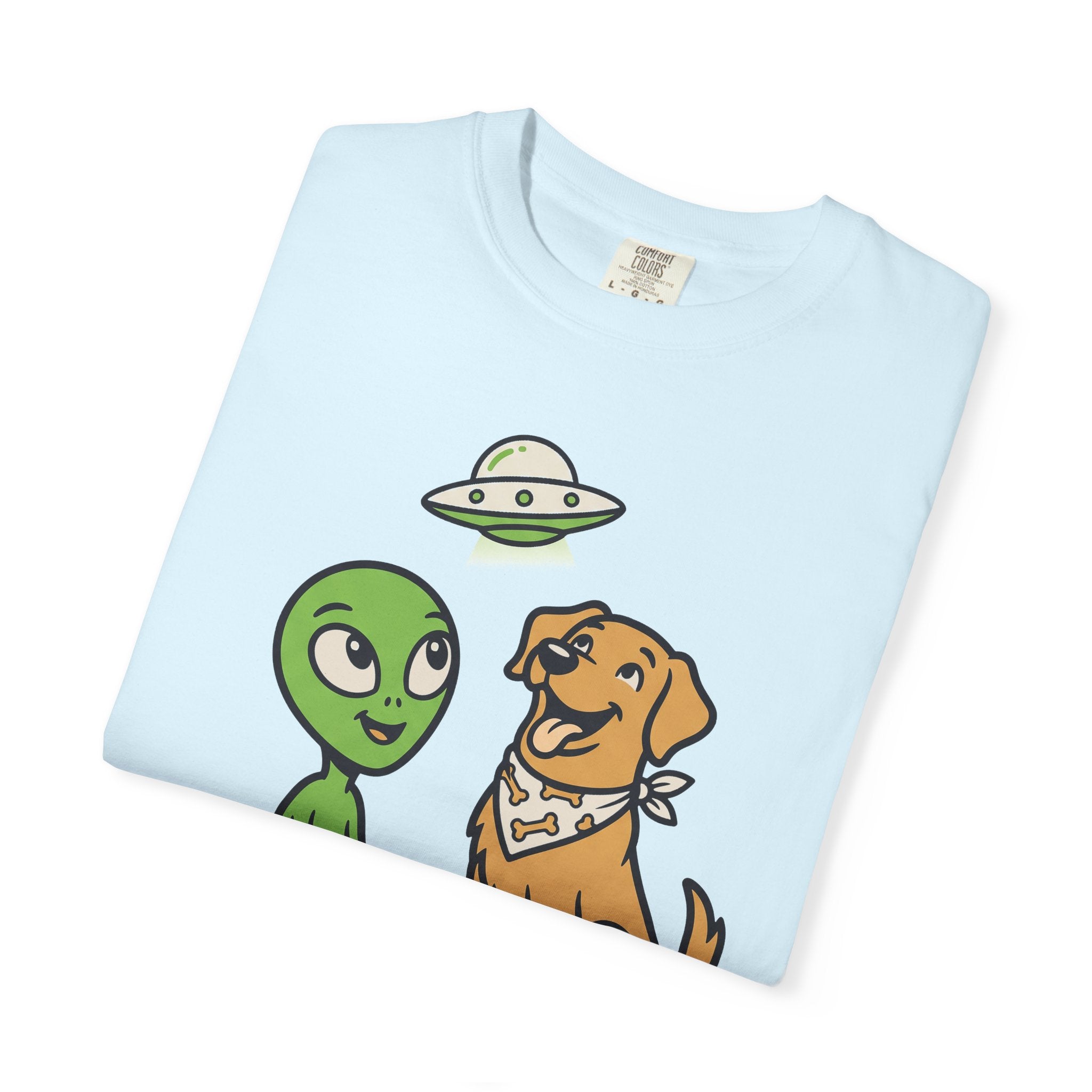 Light blue T-shirt with alien and dog graphic, crew neck short sleeves