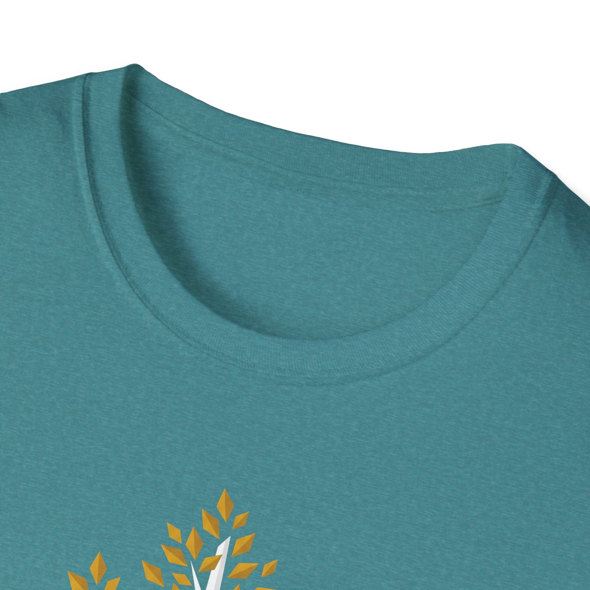 Teal T-Shirt, Hals-Detail mit minimalem Baum- und Blattmotiv im Druck