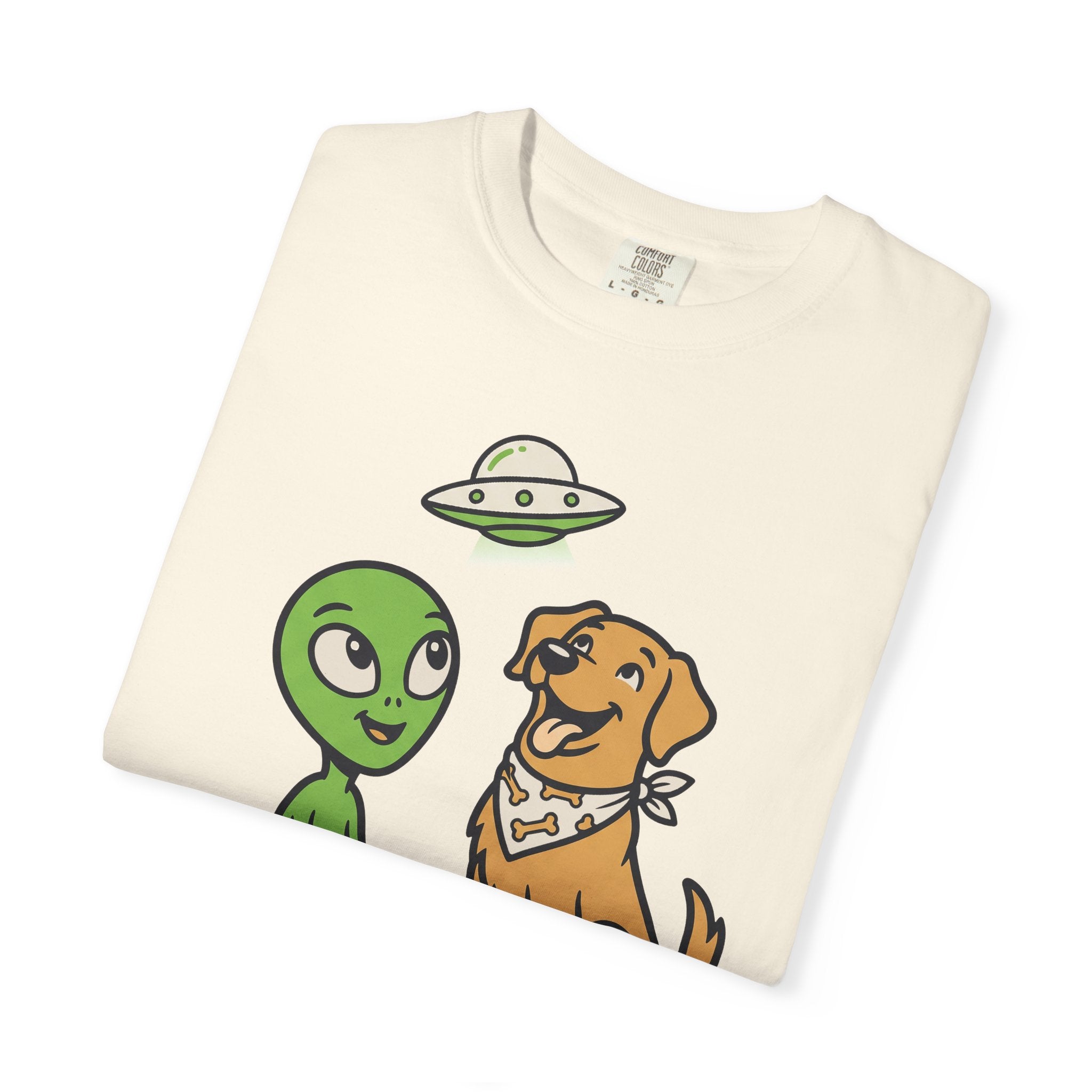 Ivory crewneck T-shirt with alien face and brown dog cartoon graphic
