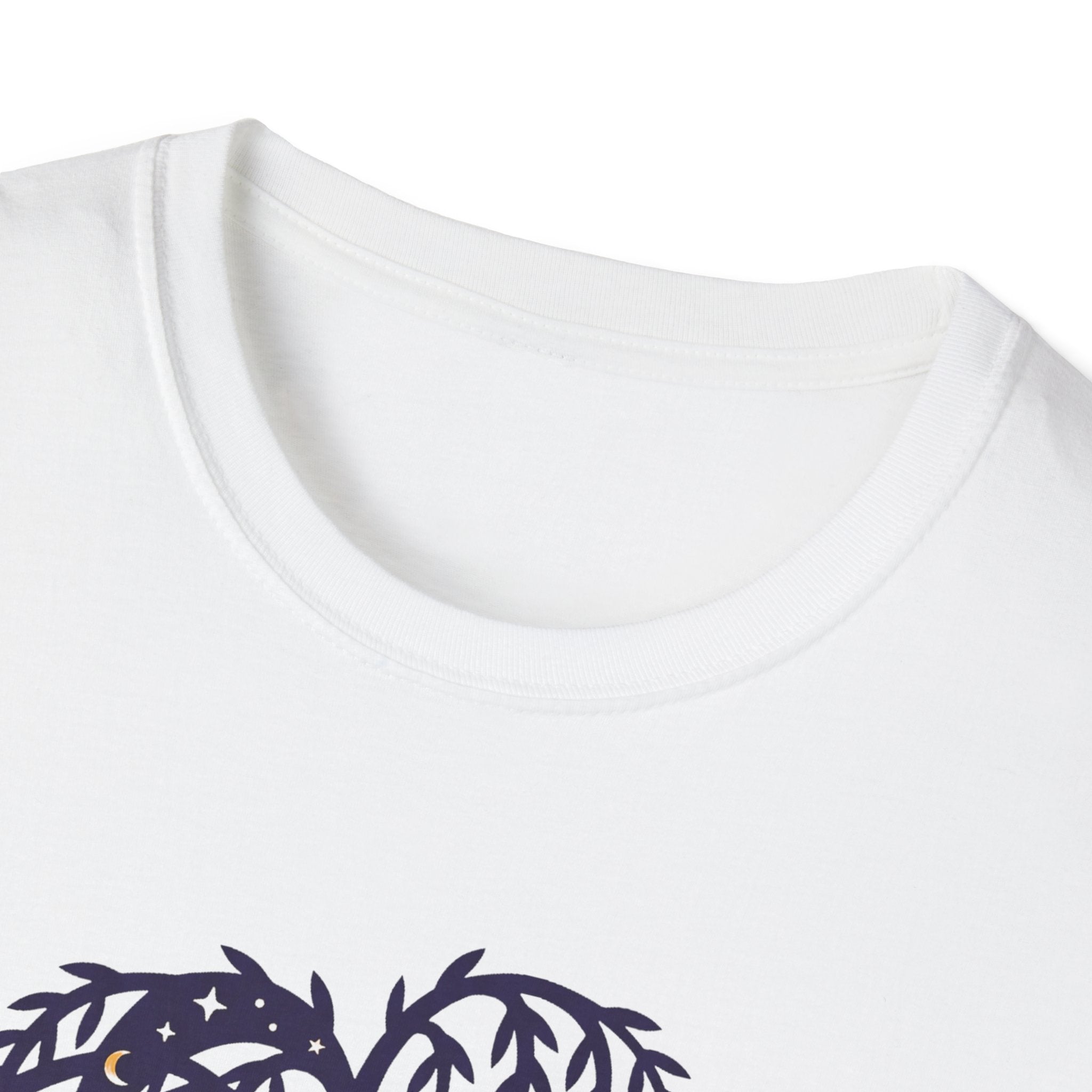 Cuello de camiseta blanca Willow Tree Night Owls con parte superior de la gráfica