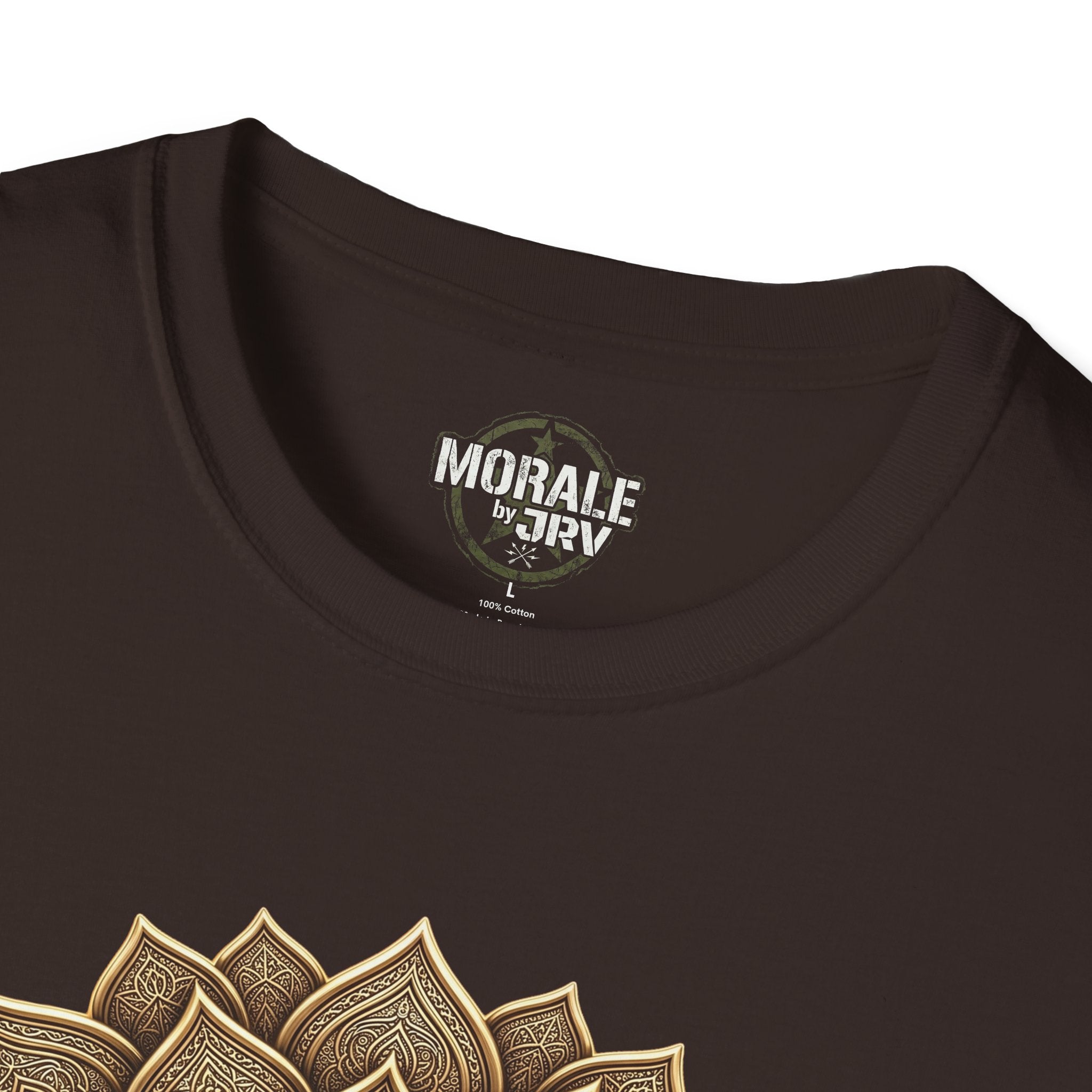 Dark brown T-Shirt crew neck close-up with small brand label