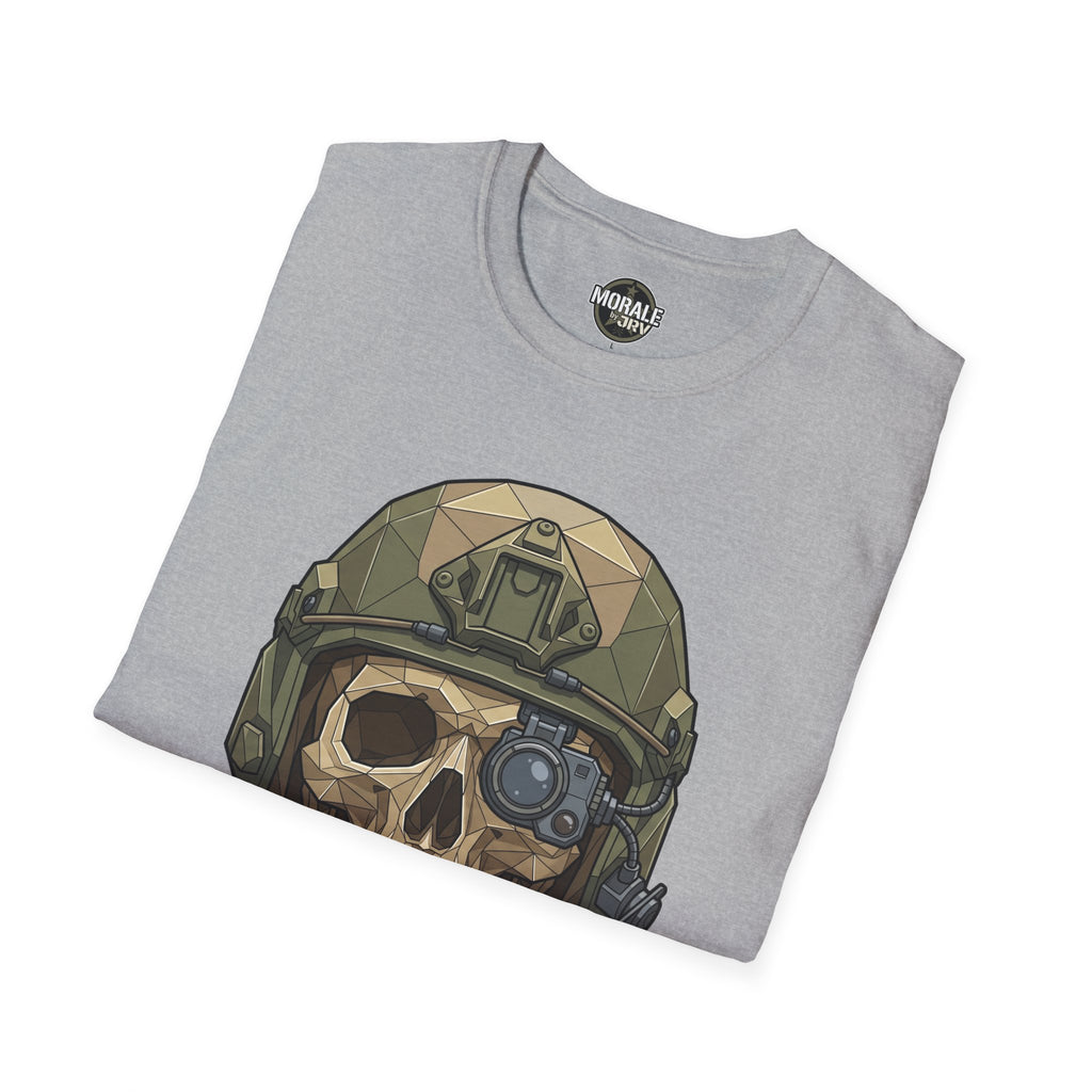 Camiseta gris jaspeada con gráfico de casco de calavera y cuello redondo
