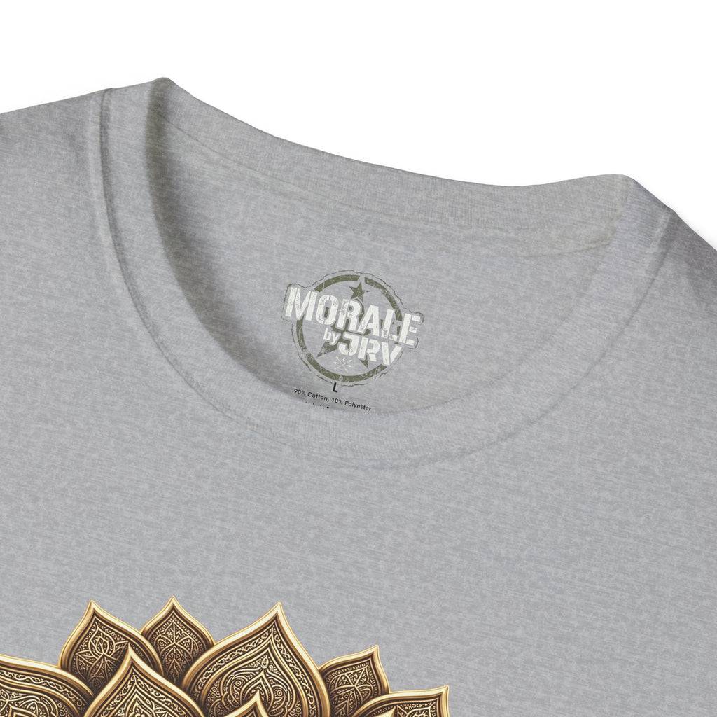 Light gray T-Shirt crew neck close-up with small brand label