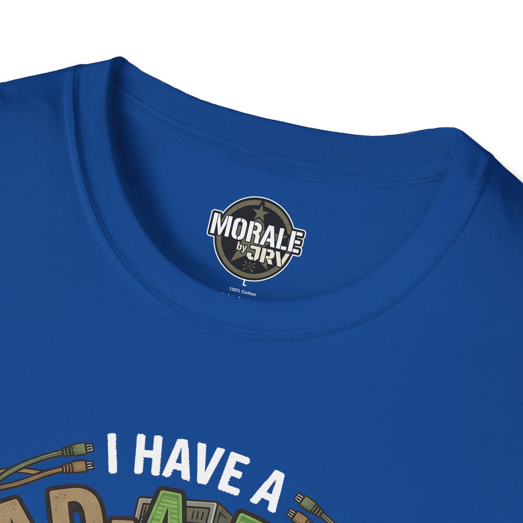 Königsblaues T‑Shirt mit Logo am Halsausschnitt und Teil des „I HAVE A“ Schriftzugs