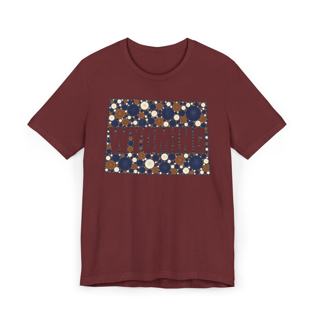 Burgundy T-shirt with rectangular polka dot Wyoming graphic print