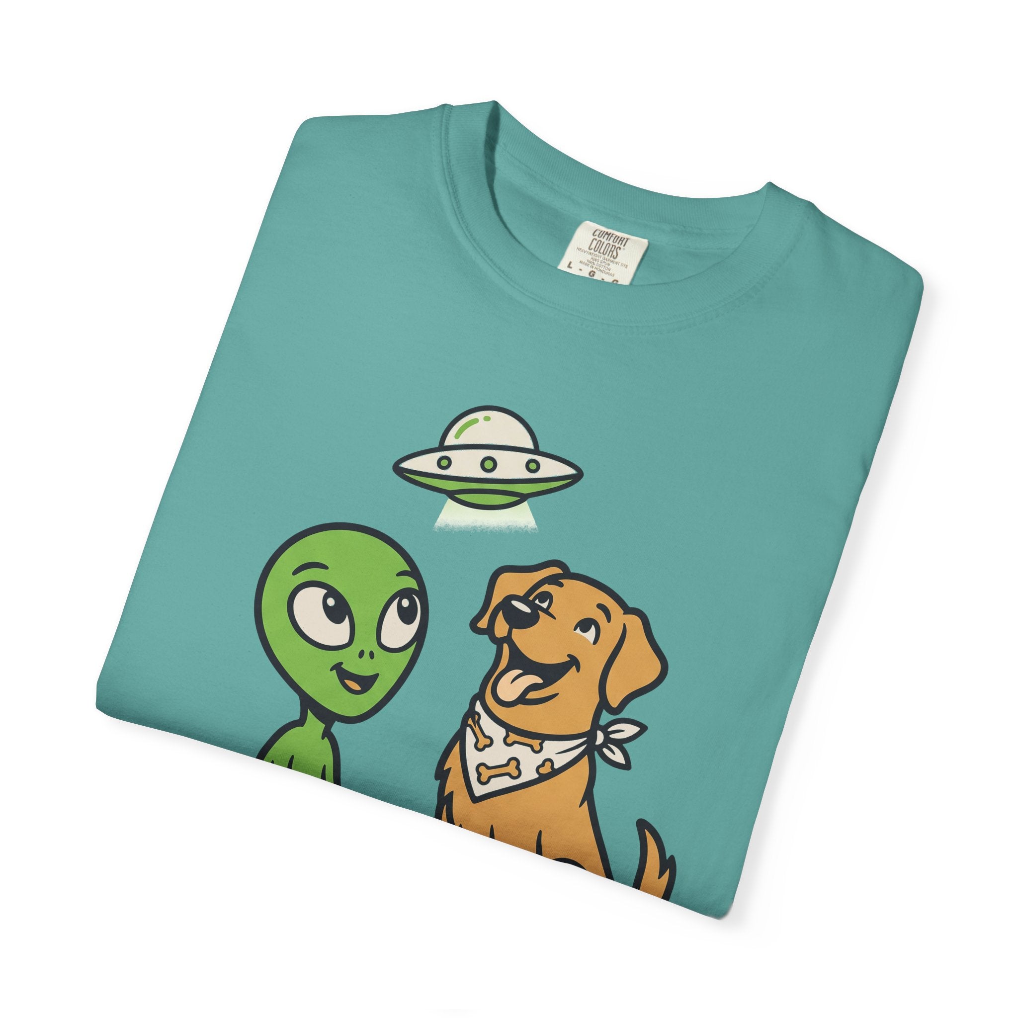 Teal T-shirt with alien and dog graphic, crew neck short sleeves
