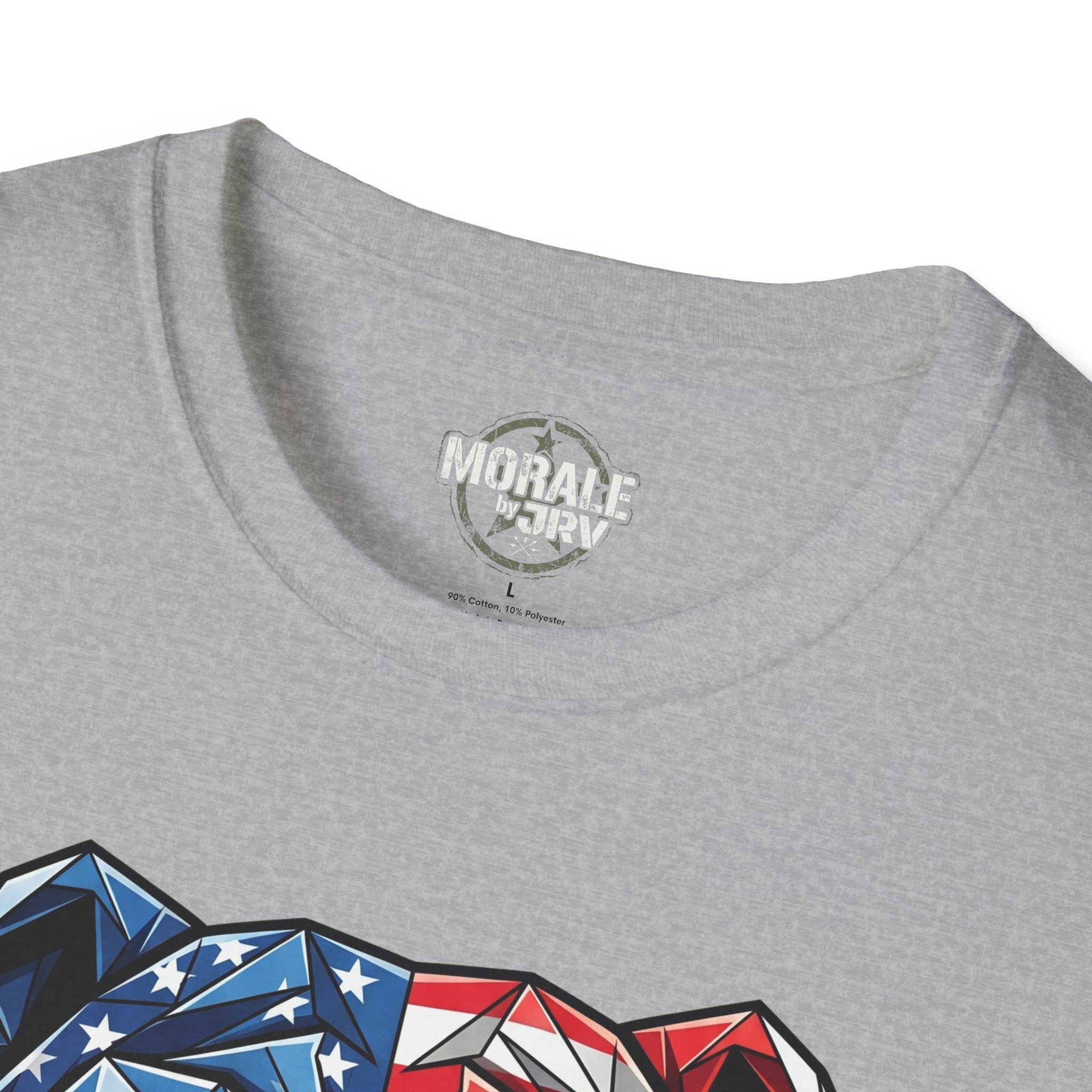 T-shirt grigio: logo “MORALE by TR1” al collo e parte grafica bulldog