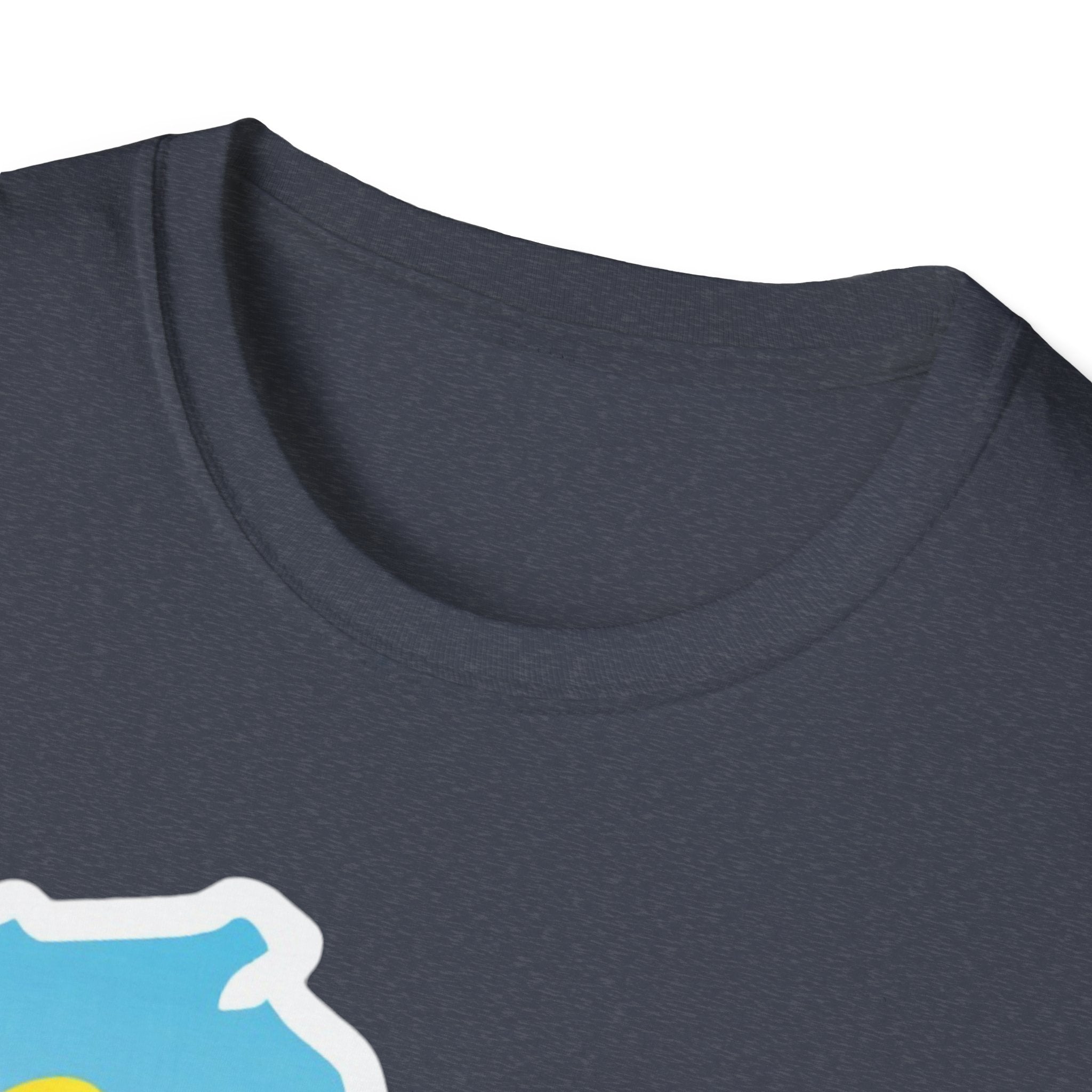 I Am Wisconsin T‑Shirt dark gray crew neck close-up