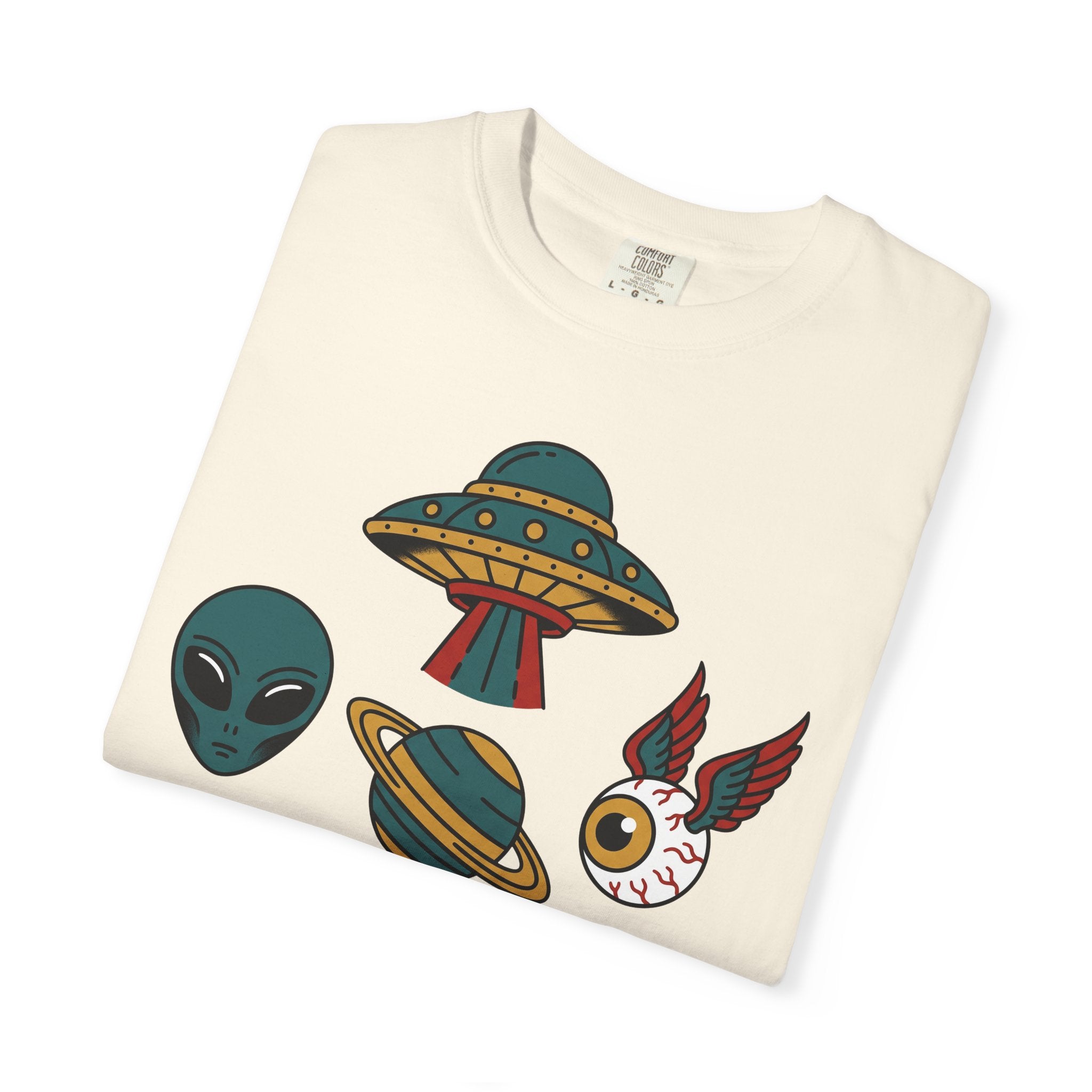 Ivory crewneck T-shirt with alien, UFO, and winged cat chest graphic
