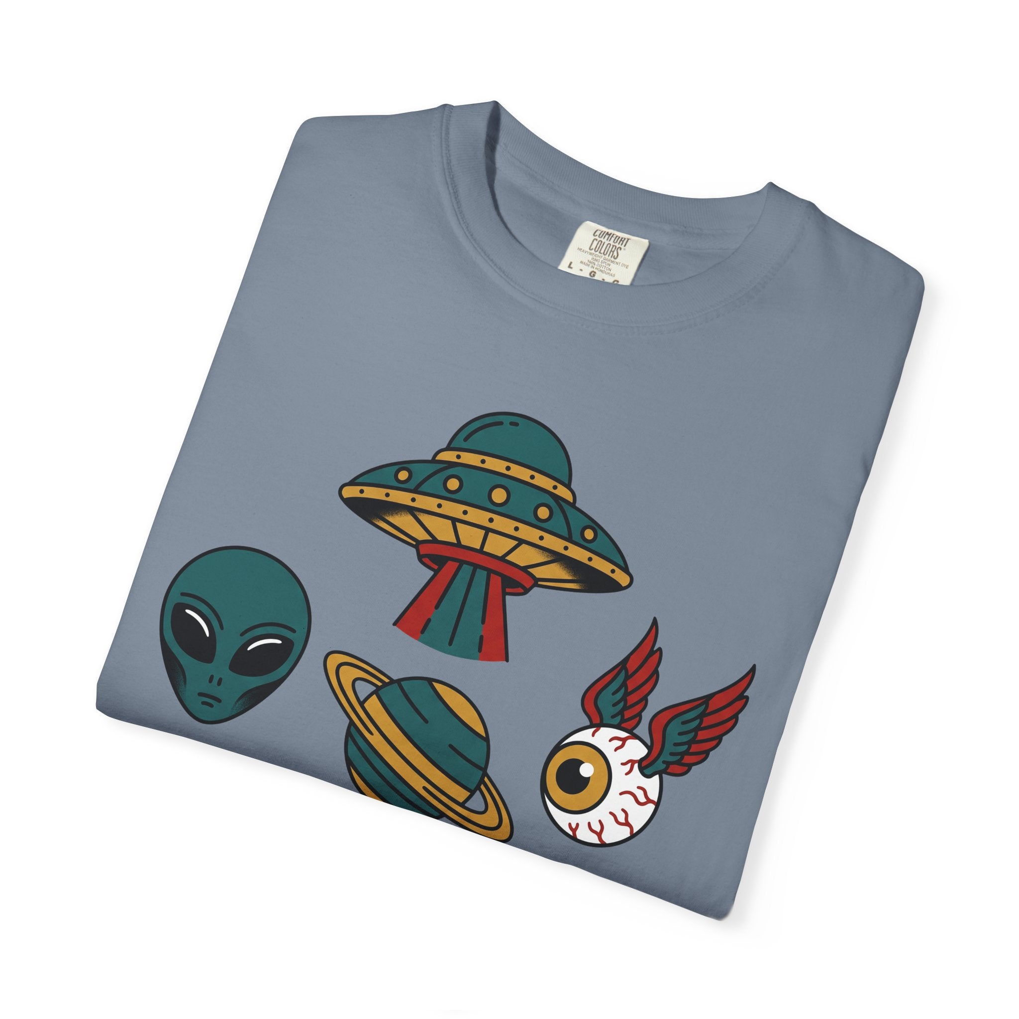 Blue short-sleeve T-shirt with alien, UFO and space-cat graphic on front