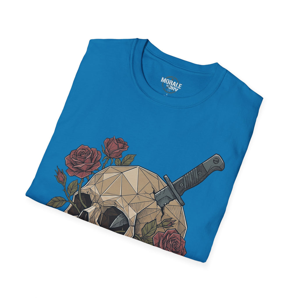 Light Blue T-Shirt mit geometrischem Schädel, Dolch und Rosen-Deko vorne