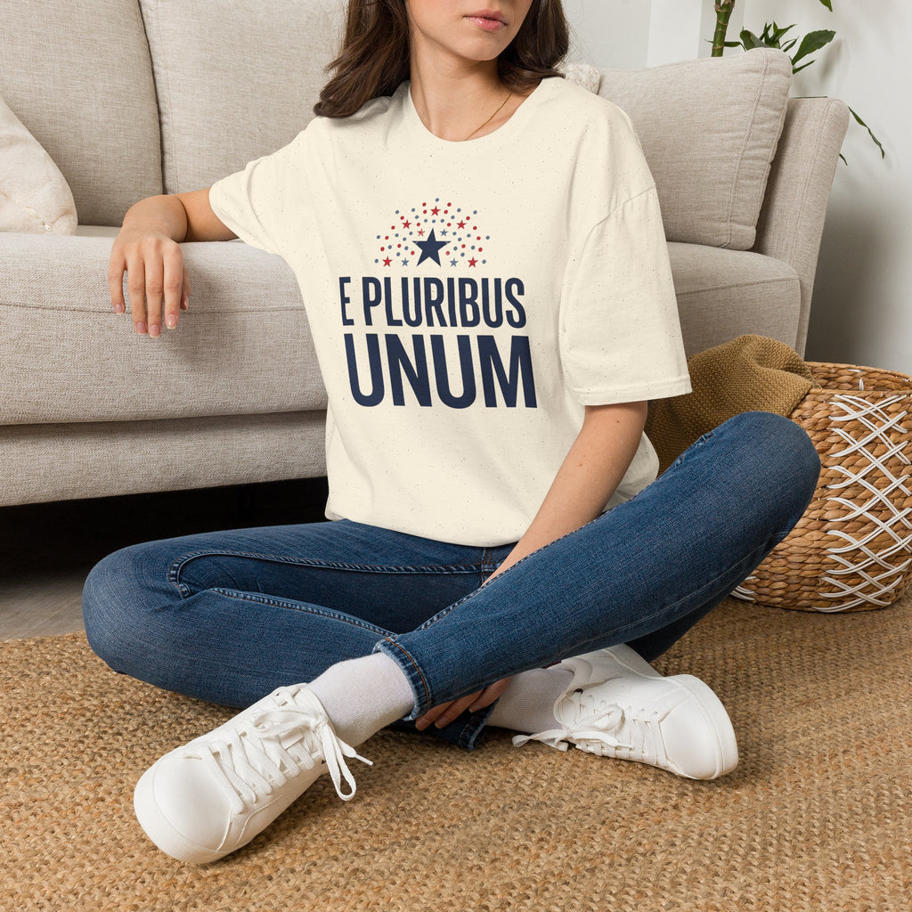 Cream crew-neck T-shirt with patriotic 'E PLURIBUS UNUM' graphic and red stars