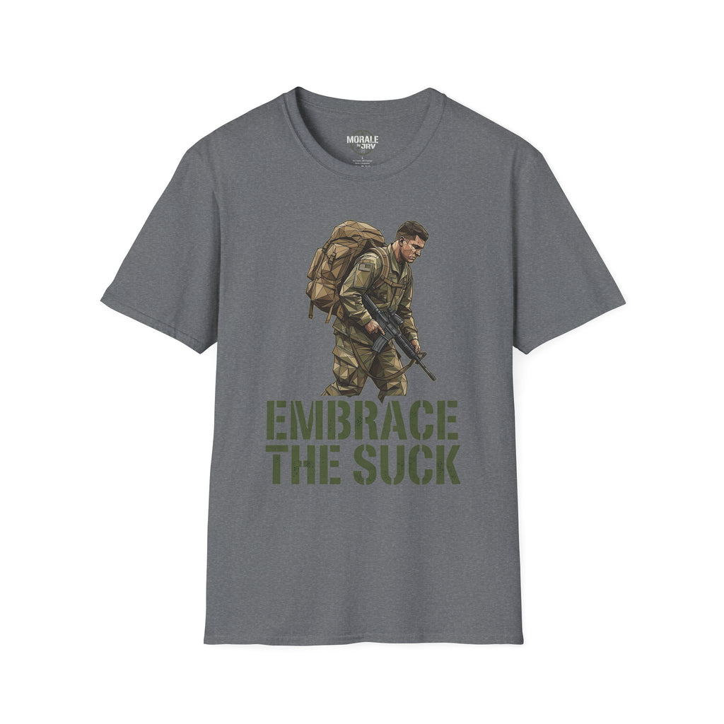 Dunkelgraues T-Shirt mit Soldat-Illustration und „EMBRACE THE SUCK“-Schrift