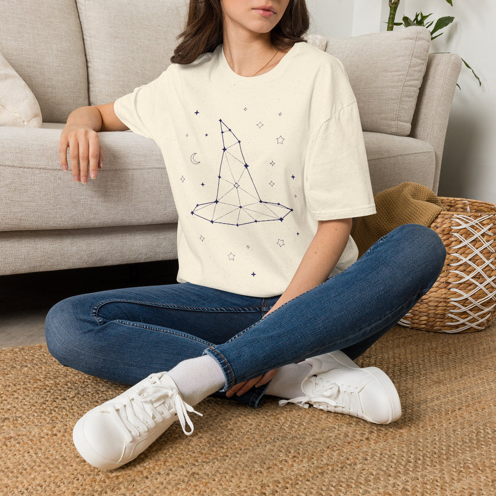 Cream T-shirt with crew neck, short sleeves and constellation graphic