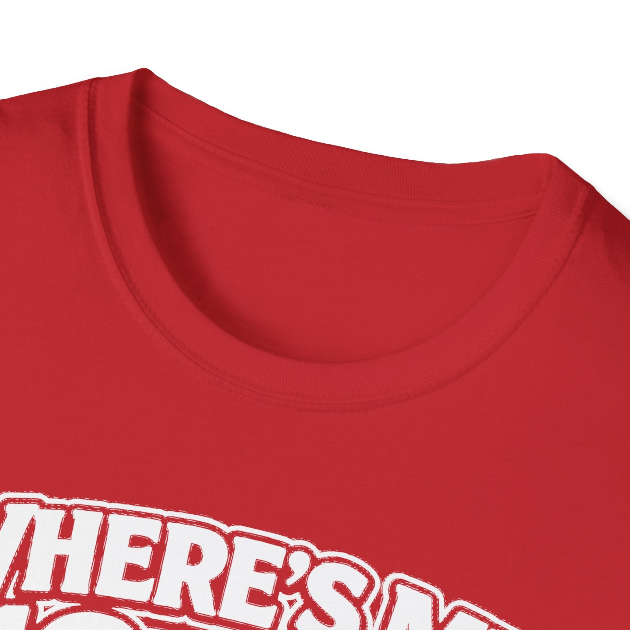 Rotes T-Shirt: Nahaufnahme Rundhalsausschnitt und Stoff