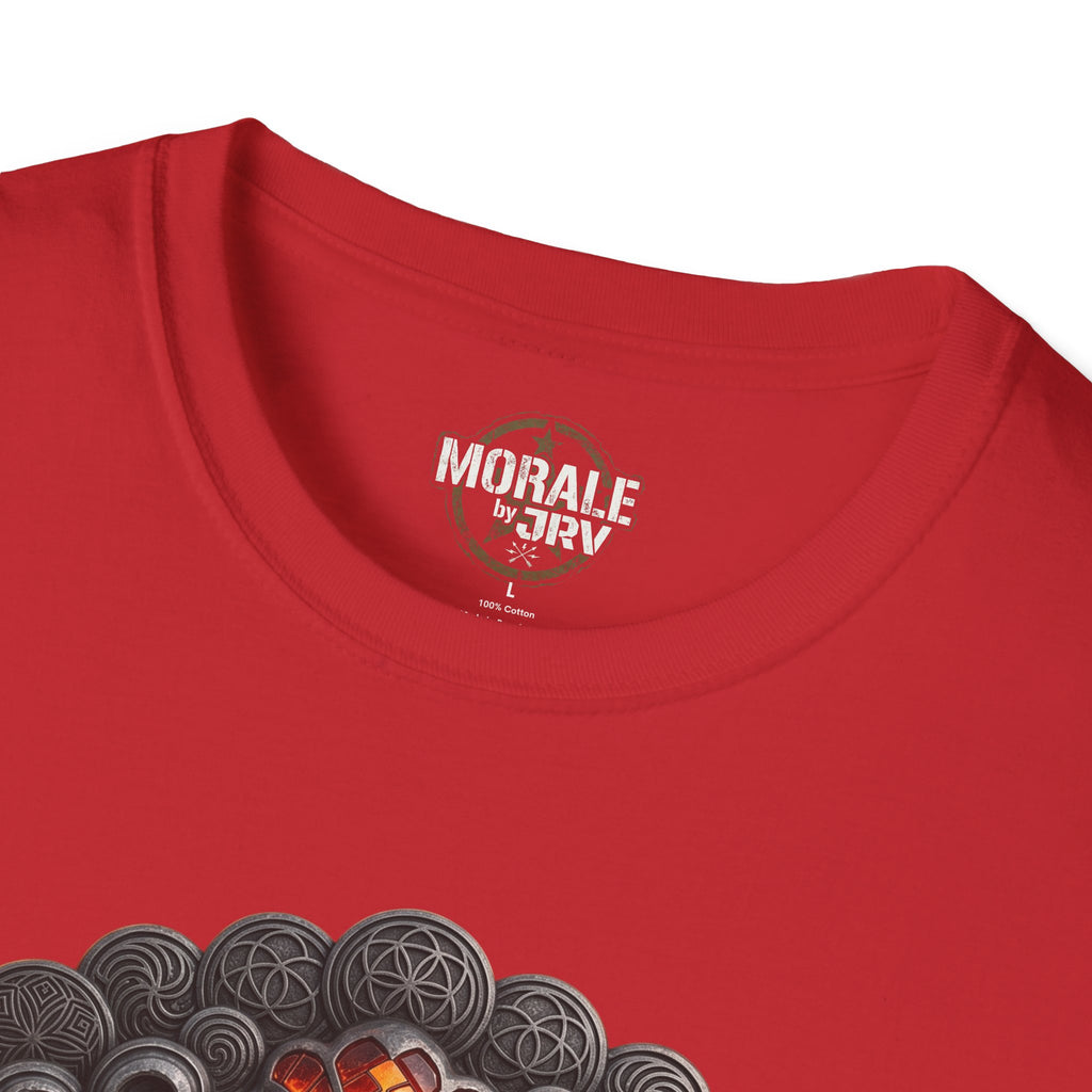 Rotes T‑Shirt mit MORAL E-Logo am Halsausschnitt und Grafikdetails