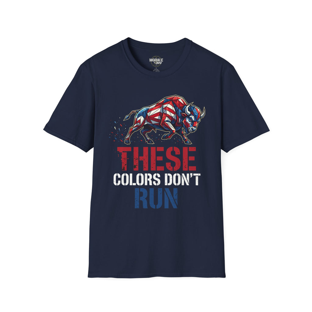 American Flag Bull T-Shirt in Navy, Frontgrafik mit Stier und Text „THESE COLORS DON'T RUN“