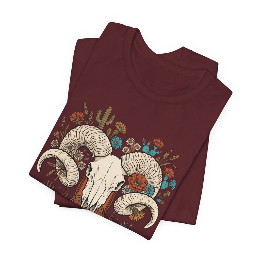 Dunkelrotes T-Shirt mit Widder-Schädel, Hörnern, Kaktus- und Blumenmotiven