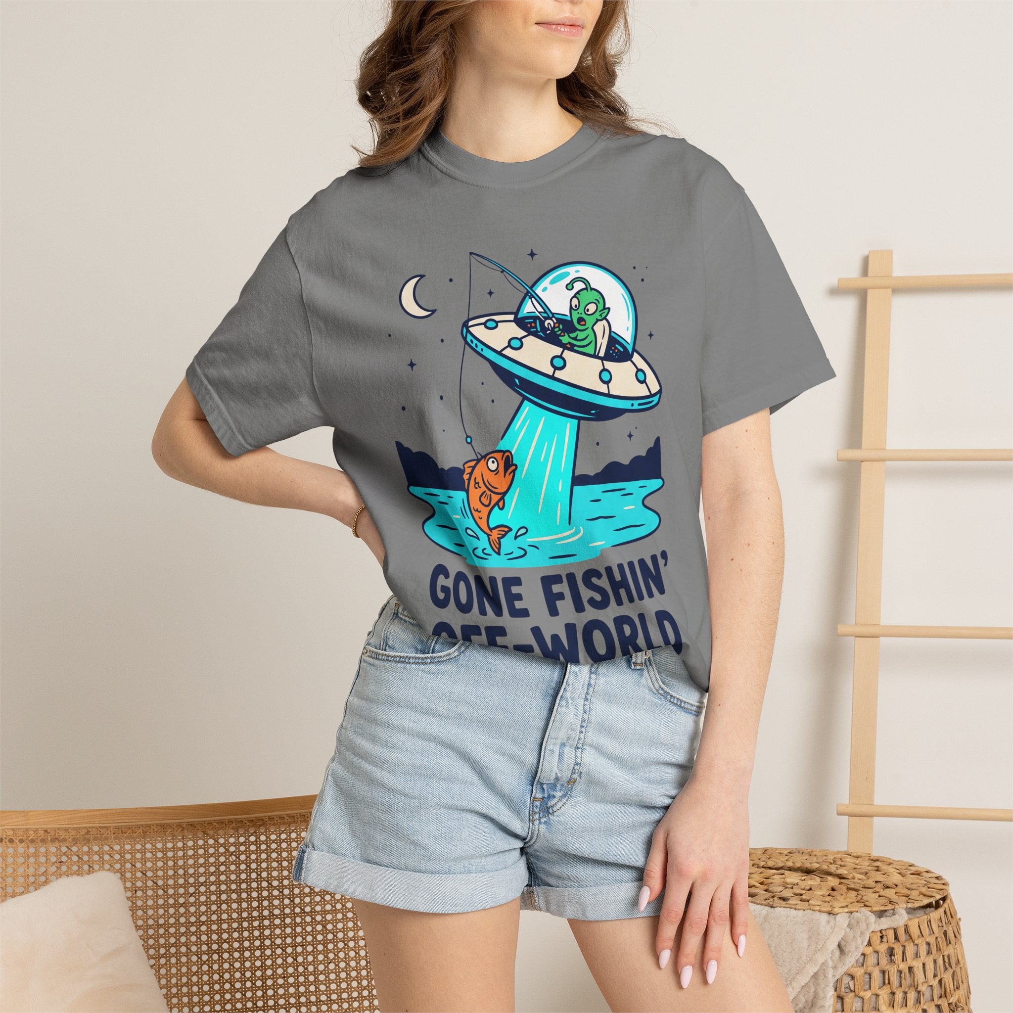 Dark gray short-sleeve T-shirt with alien UFO fishing graphic and text