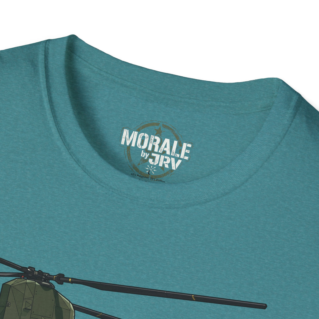 Petrolblaues CH-47 Chinook T-Shirt: „MORALE by TRV“-Print am Halsausschnitt