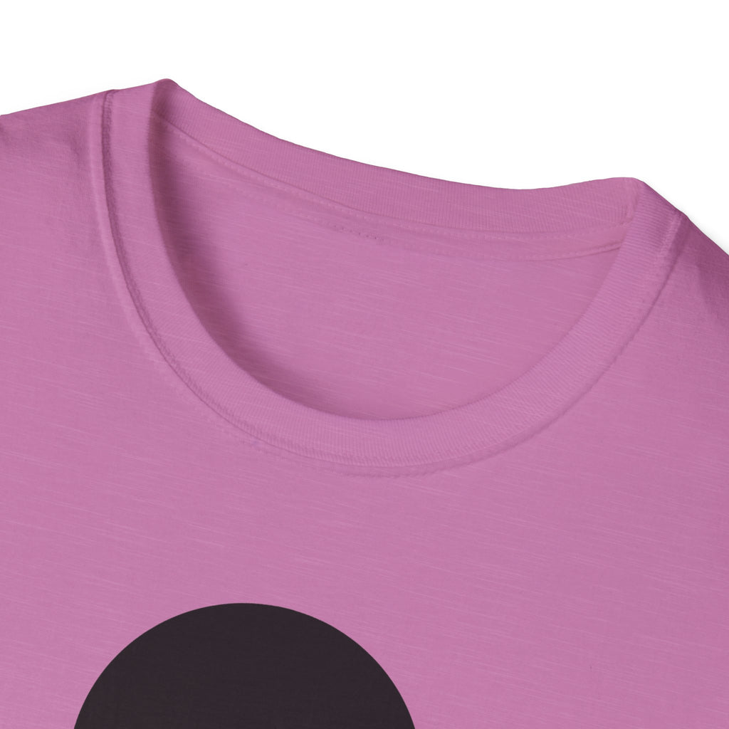 Heather Red T-shirt, crew neck close-up with moon graphic edge