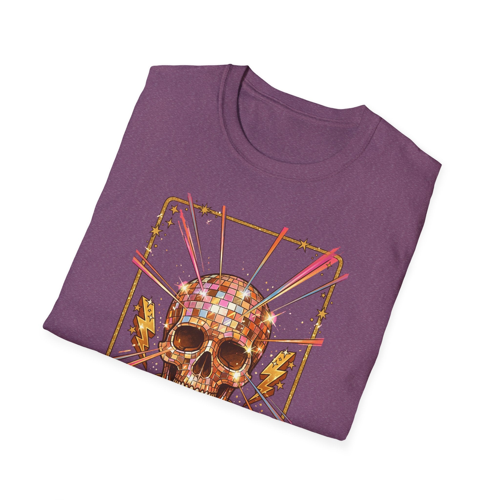 Camiseta morada con calavera tipo disco ball y marco decorativo dorado