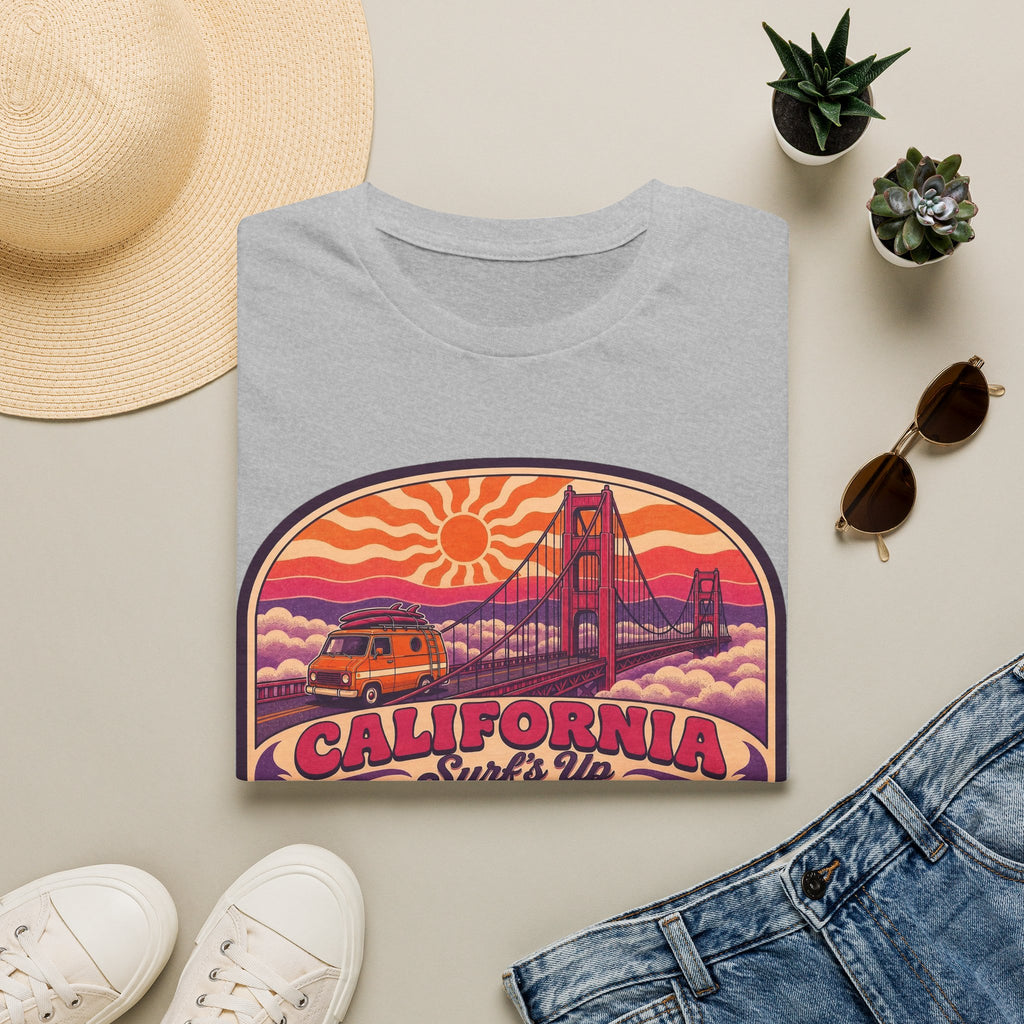 Light gray unisex graphic T-shirt with California surf bridge sunset logo on front