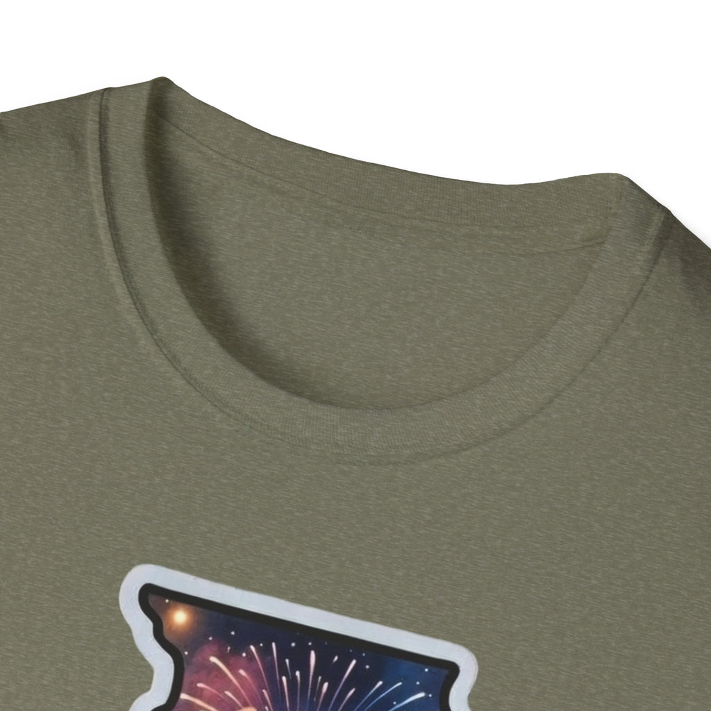 Olive T-Shirt, Rundhalsausschnitt; oberer Teil der Illinois-Feuerwerksgrafik