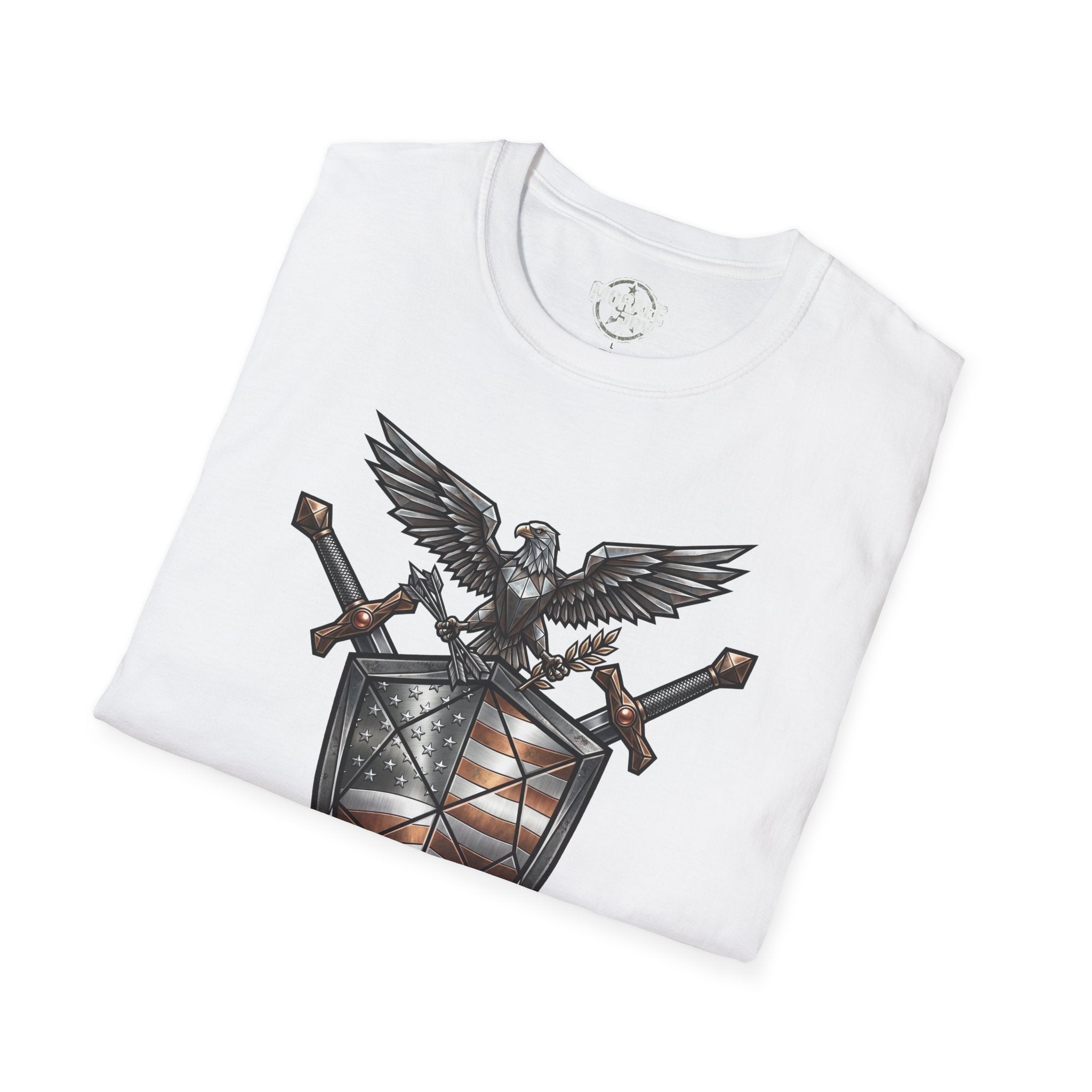Weiße T‑Shirt schräg: Adler‑Shield mit Schwertern, große Frontgrafik
