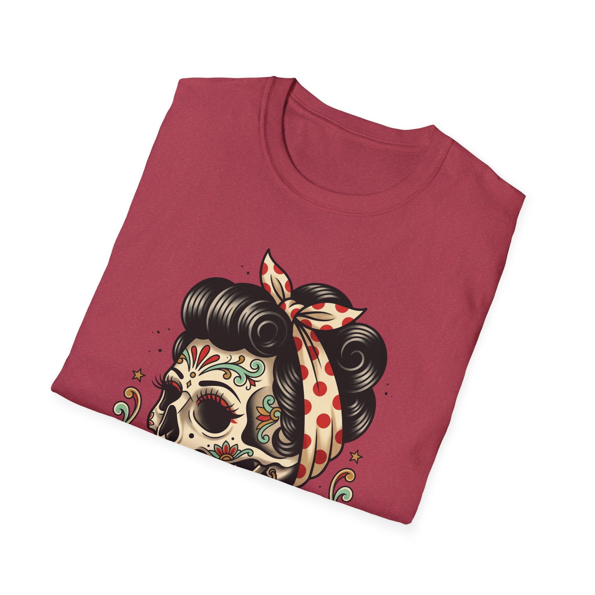 T-shirt roja con calavera pinup de Día de los Muertos, moño y flores en estilo tattoo
