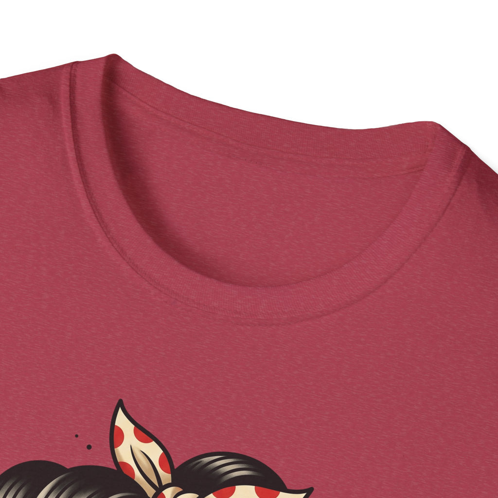T-shirt roja con cuello redondo y borde superior del estampado