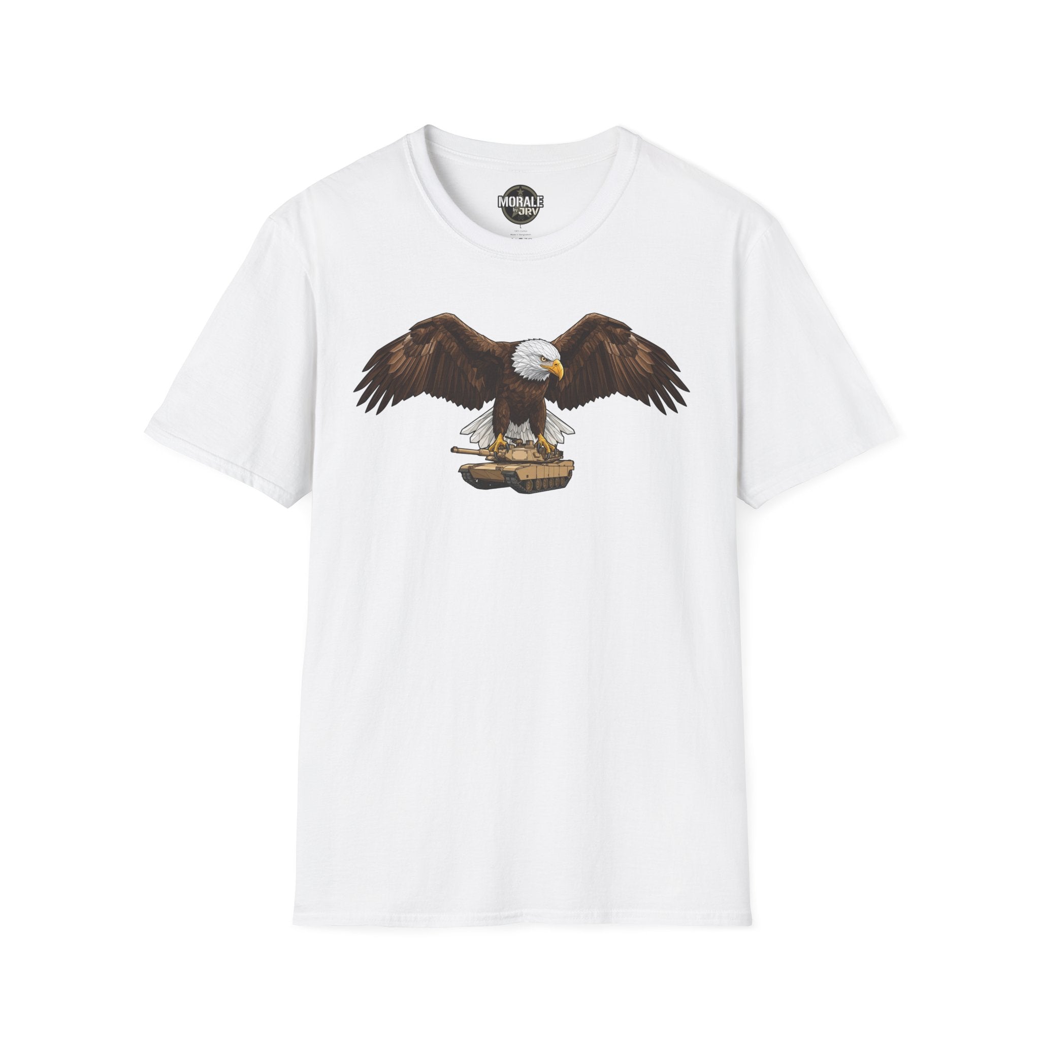 Camiseta blanca con águila calva de alas abiertas y gráfico patriótico al frente