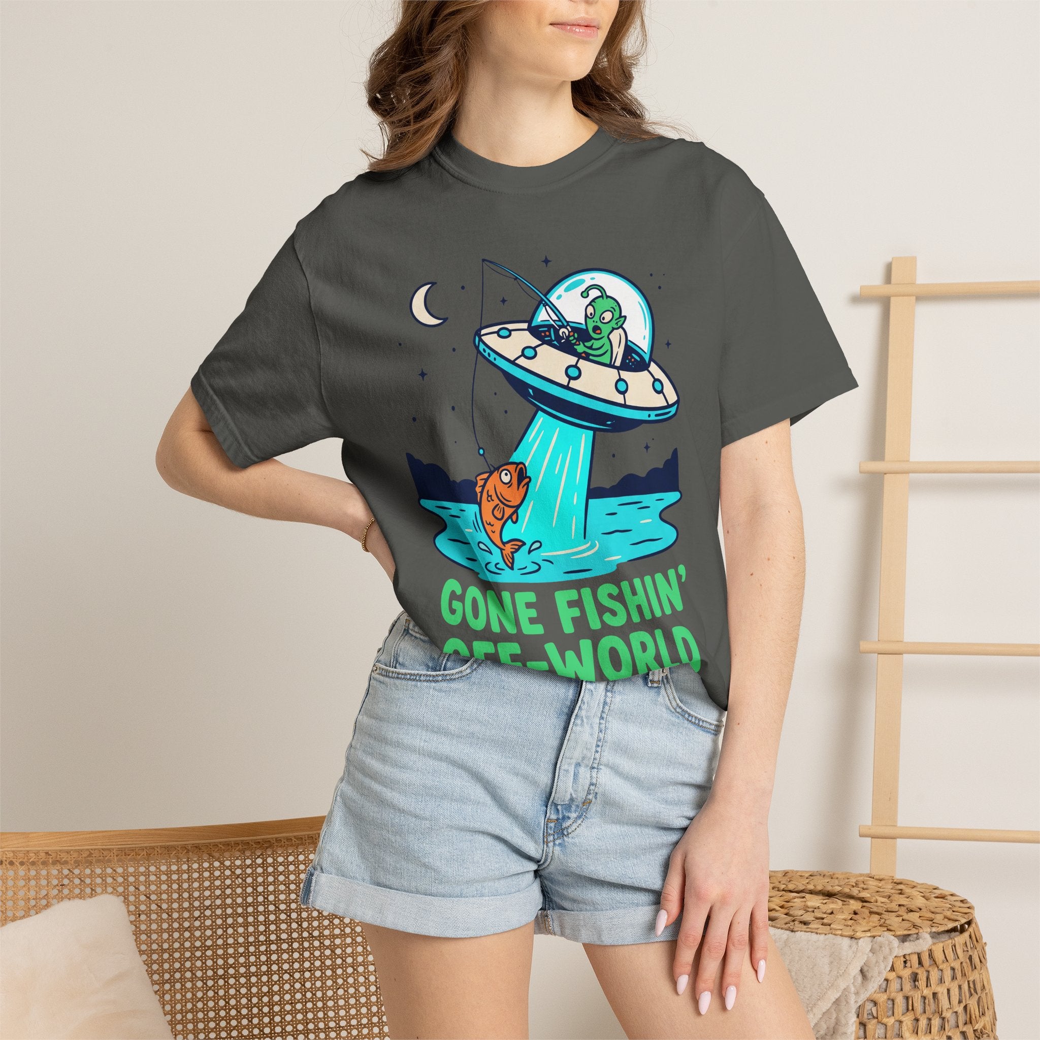 Dark gray short-sleeve T-shirt with alien UFO fishing graphic and text