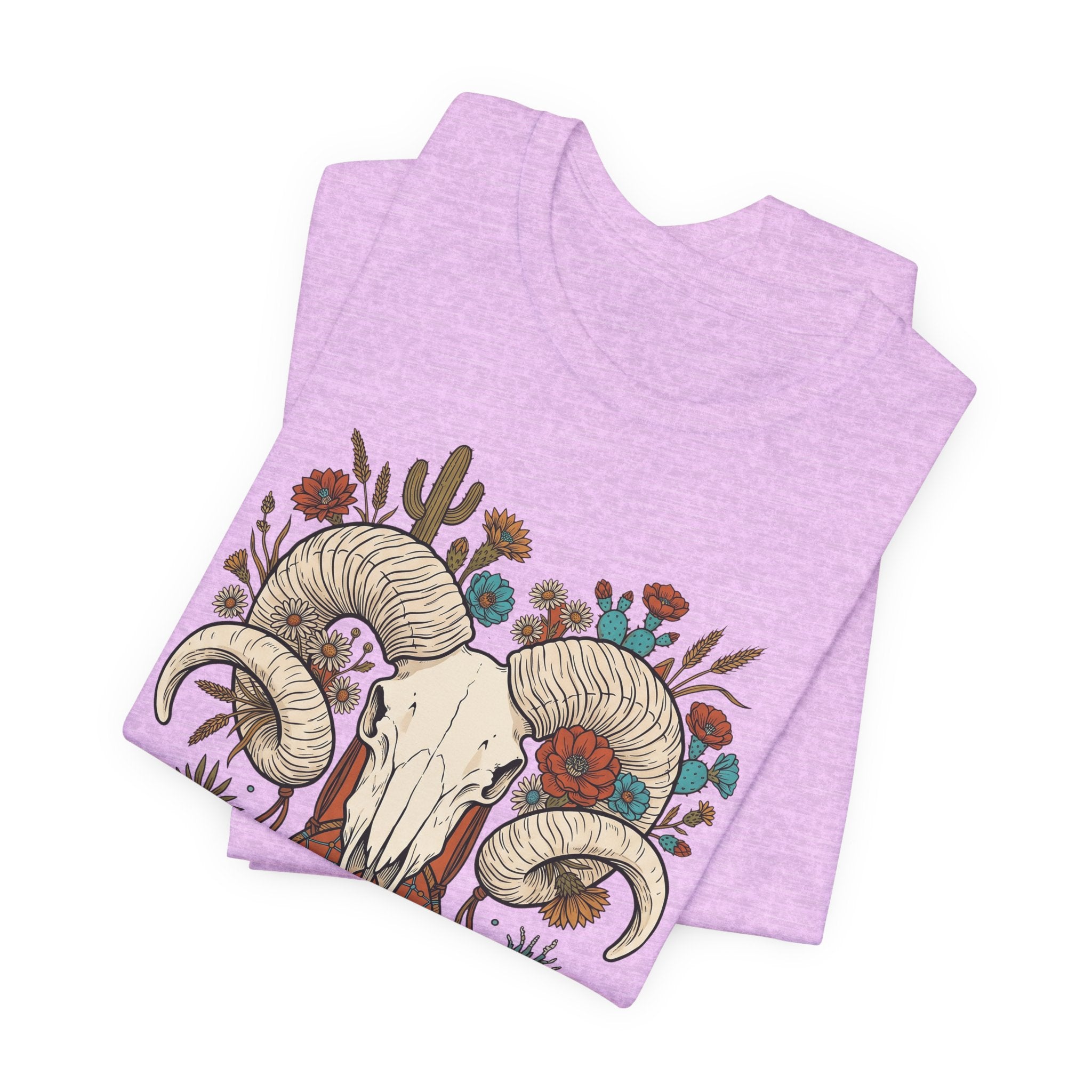 Lila T-Shirt mit Widder-Schädel, Hörnern und Blumen-Design