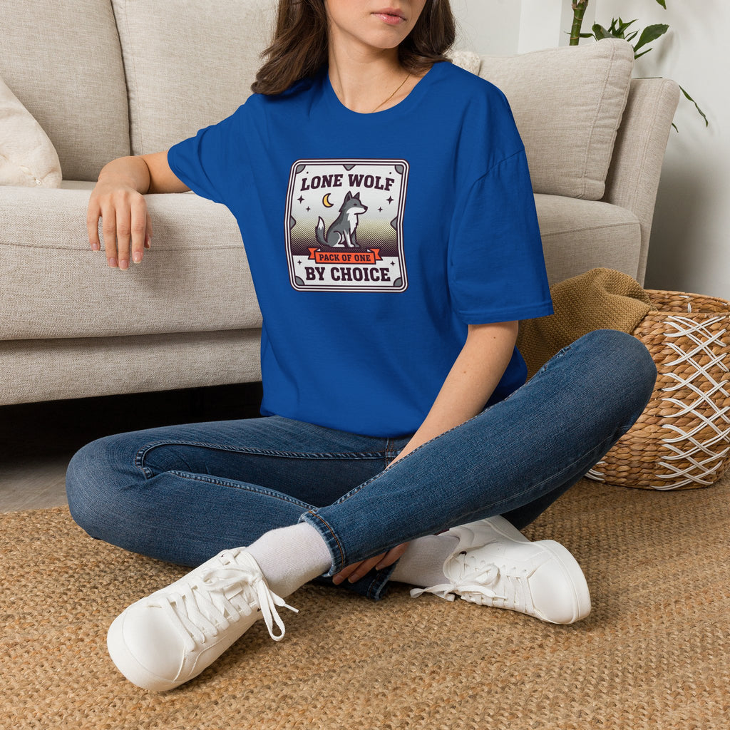 Graphic T-shirt, royal blue, centered wolf badge graphic on front