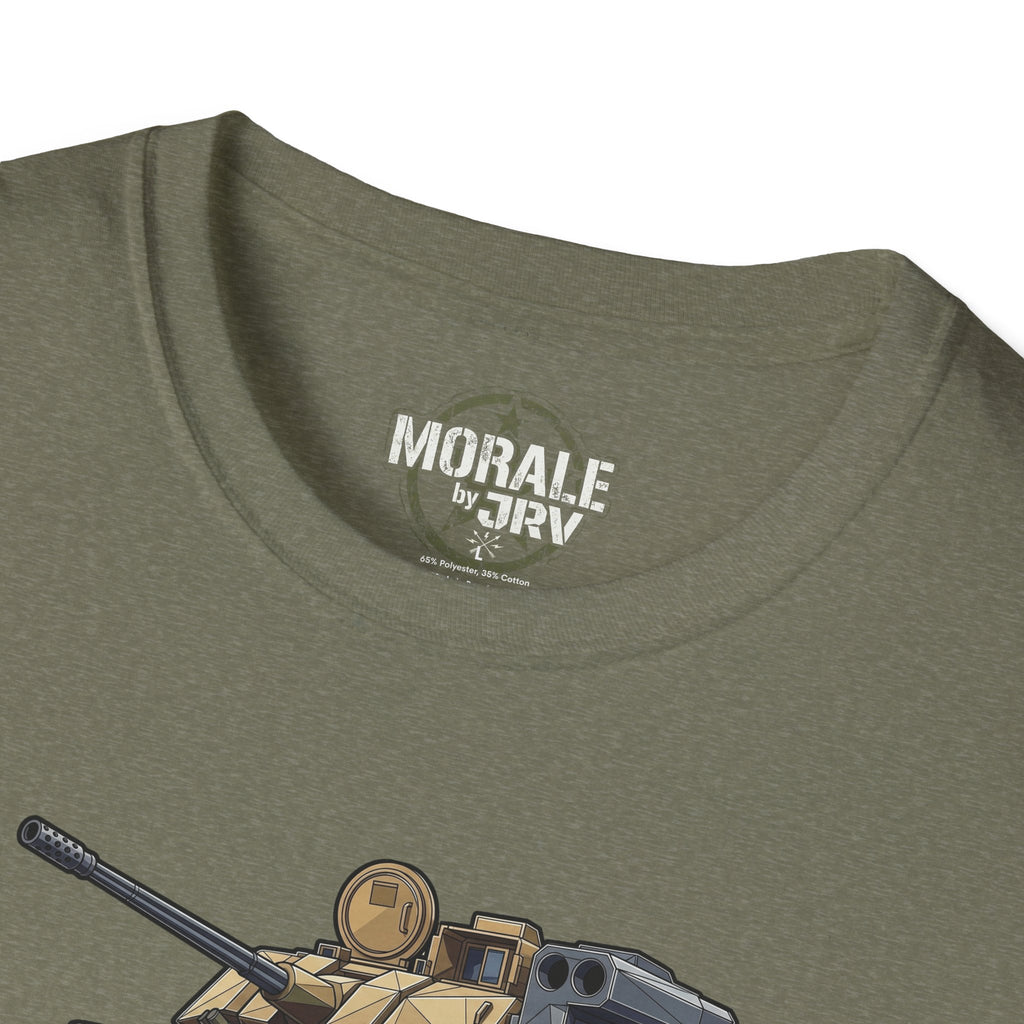 Olivegrünes T-Shirt, Nahaufnahme Rundhalsausschnitt mit Panzer-Grafik