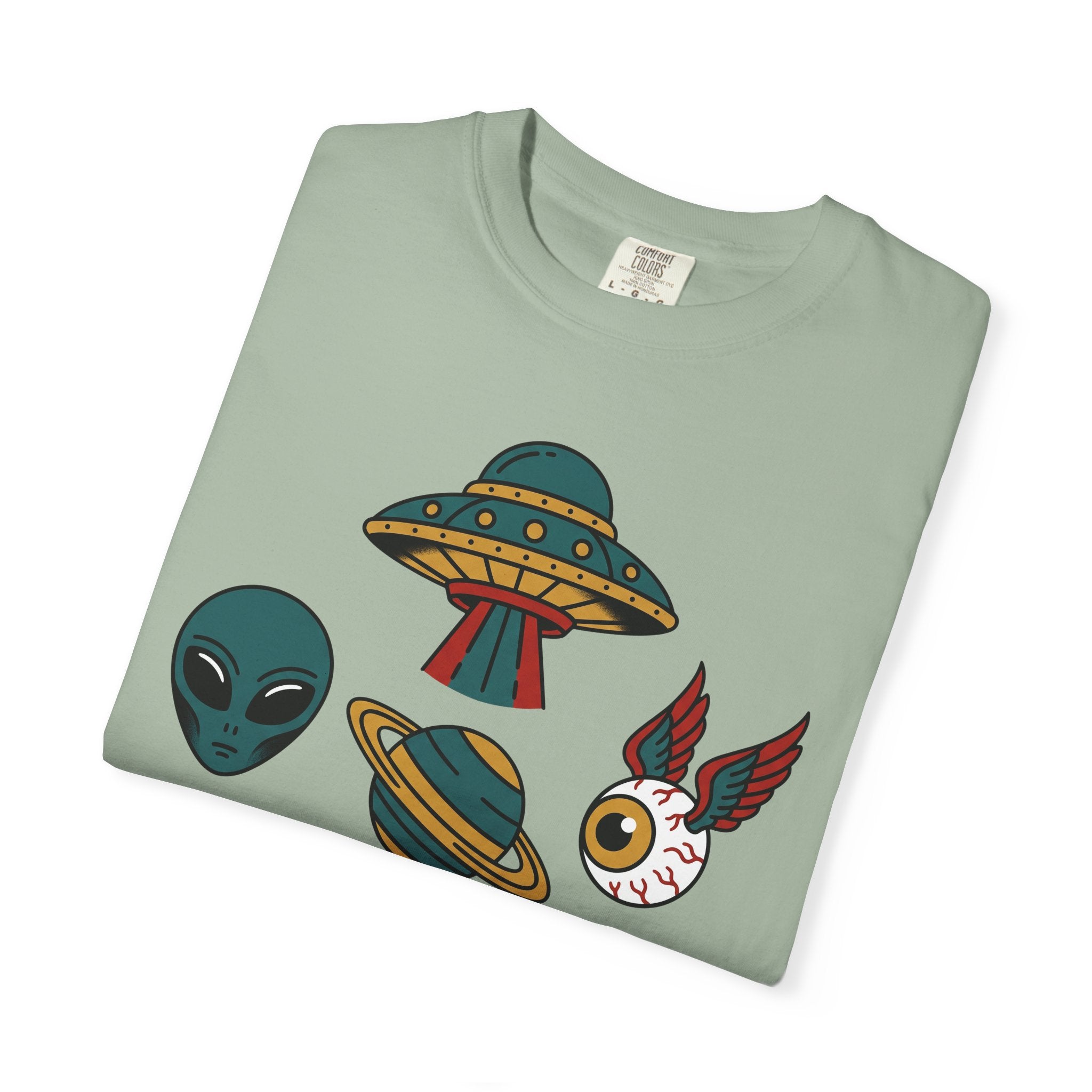 Alien UFO patchwork graphic T-shirt, light green short-sleeve with UFO and alien face print