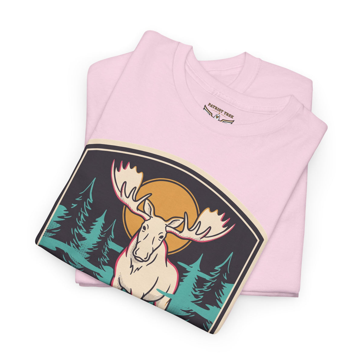 Light pink T-shirt with vintage moose forest badge front print