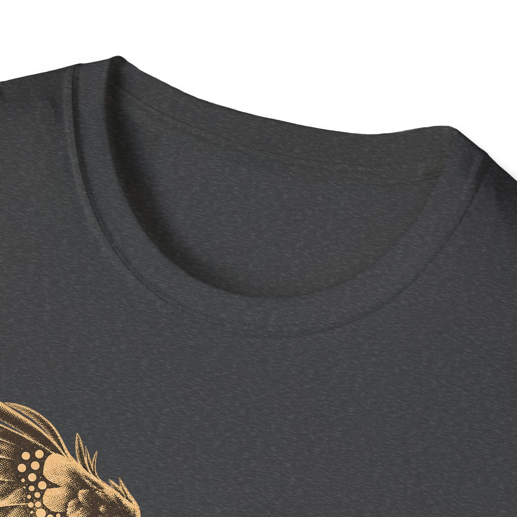 Eagle wildlife graphic T-shirt, sport gray crew neck close-up