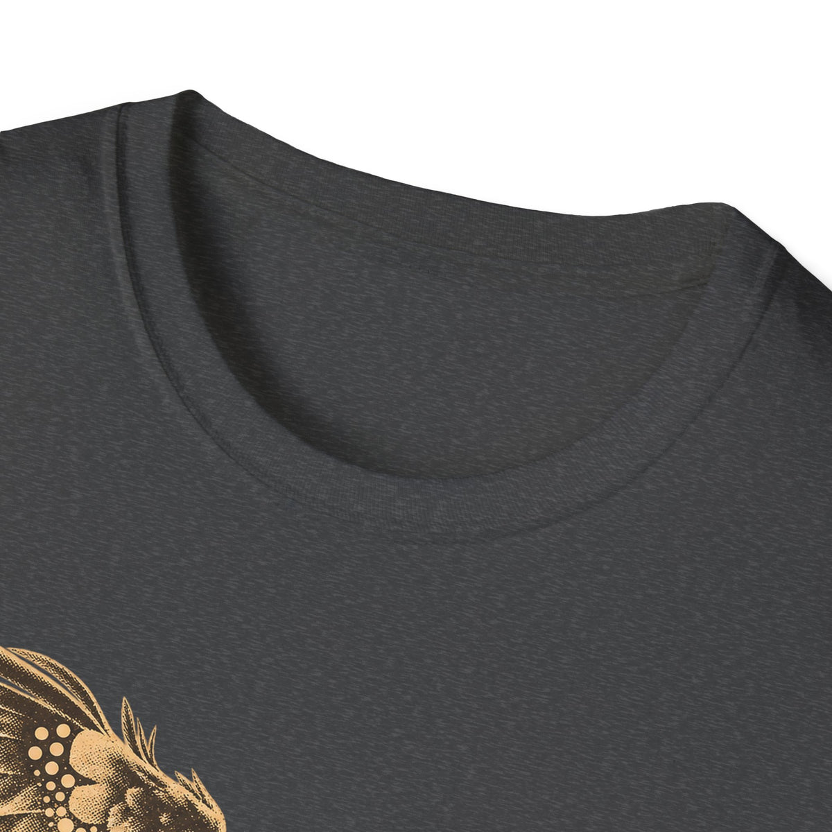 Eagle wildlife graphic T-shirt, sport gray crew neck close-up