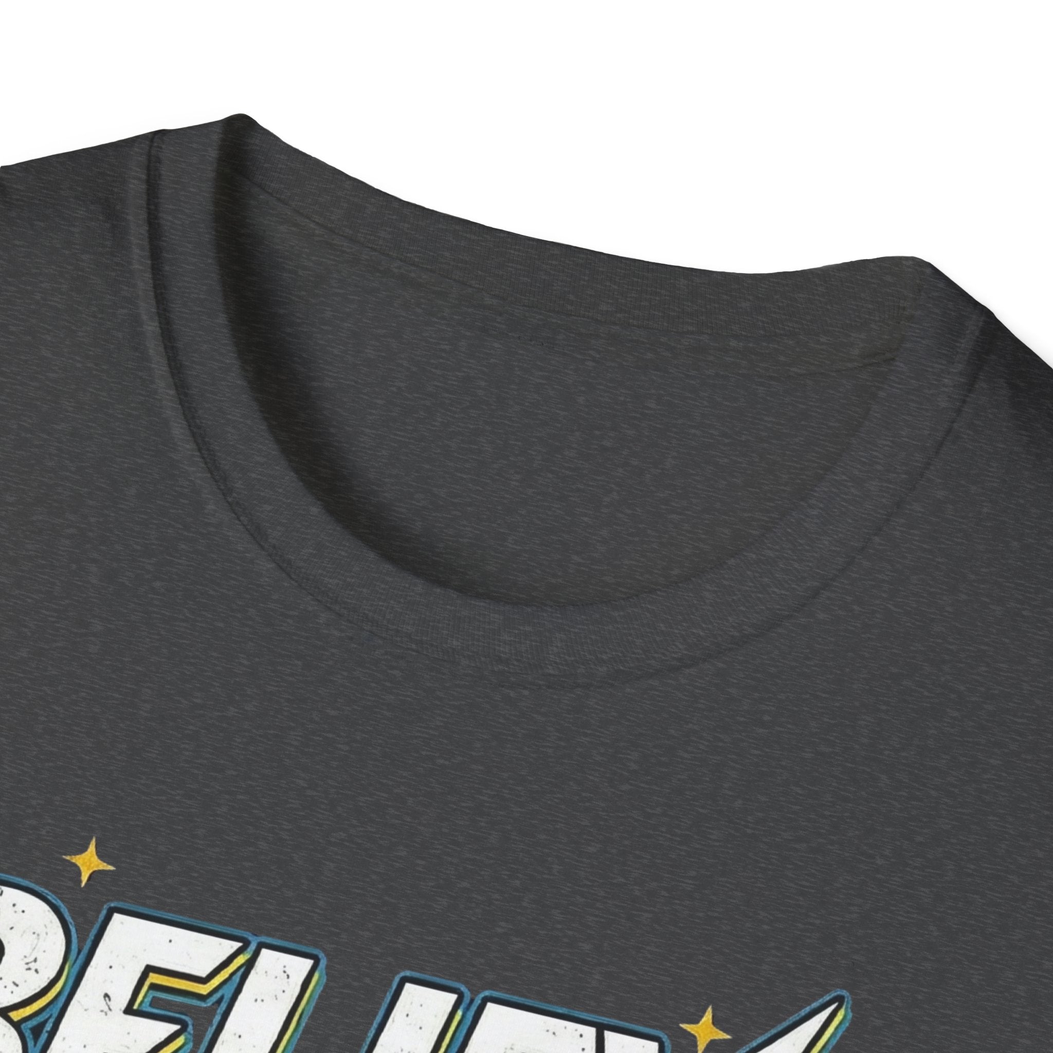 T-Shirt Kragen & Stoff in Dark Heather, keine Grafik sichtbar