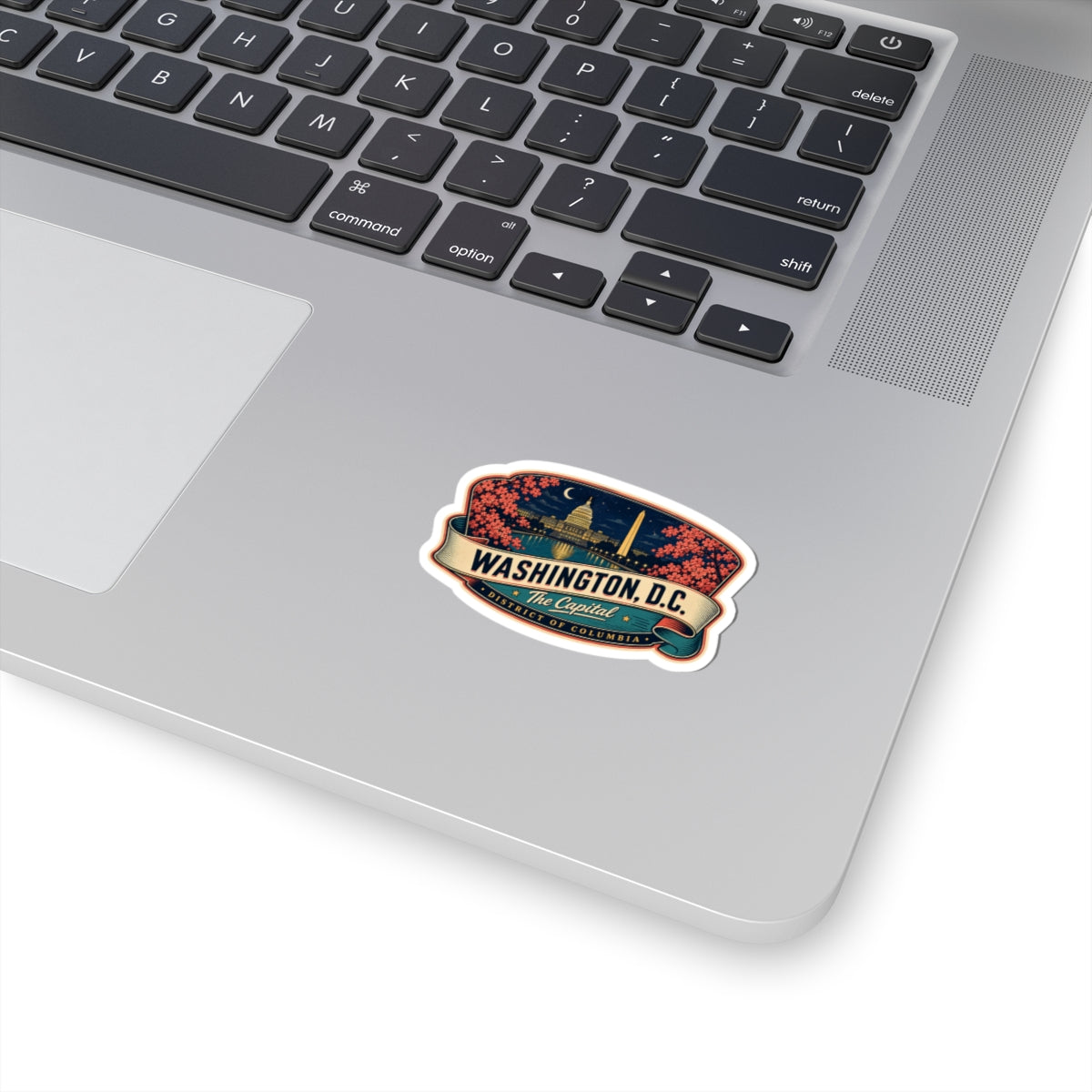 Mid-century luggage tag vinyl sticker with Washington, D.C. skyline and text
