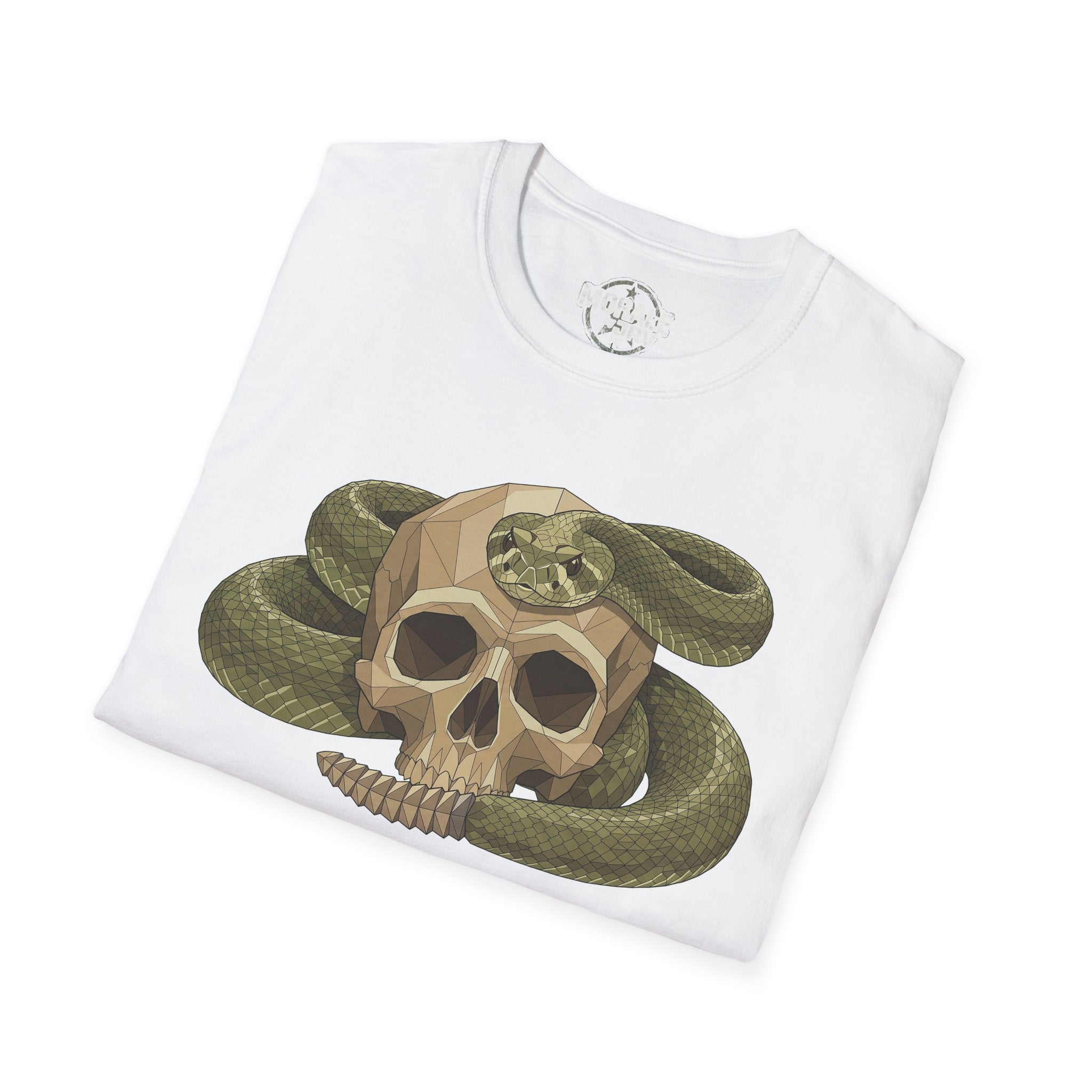 Camiseta blanca con calavera de serpiente verde envuelta, estampado detallado botánico vintage