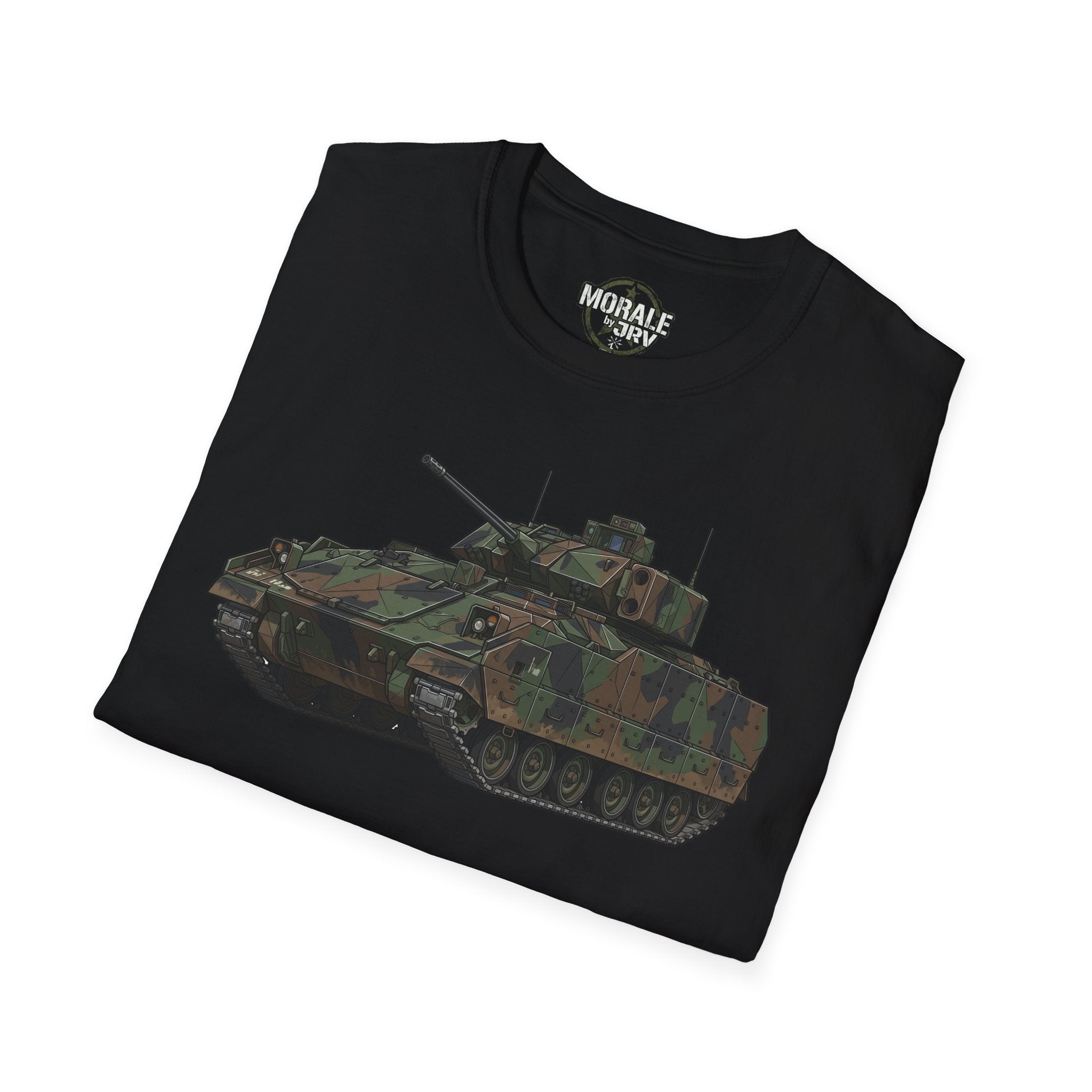 Schwarzes T-Shirt mit Camouflage-Tankdruck auf der Vorderseite