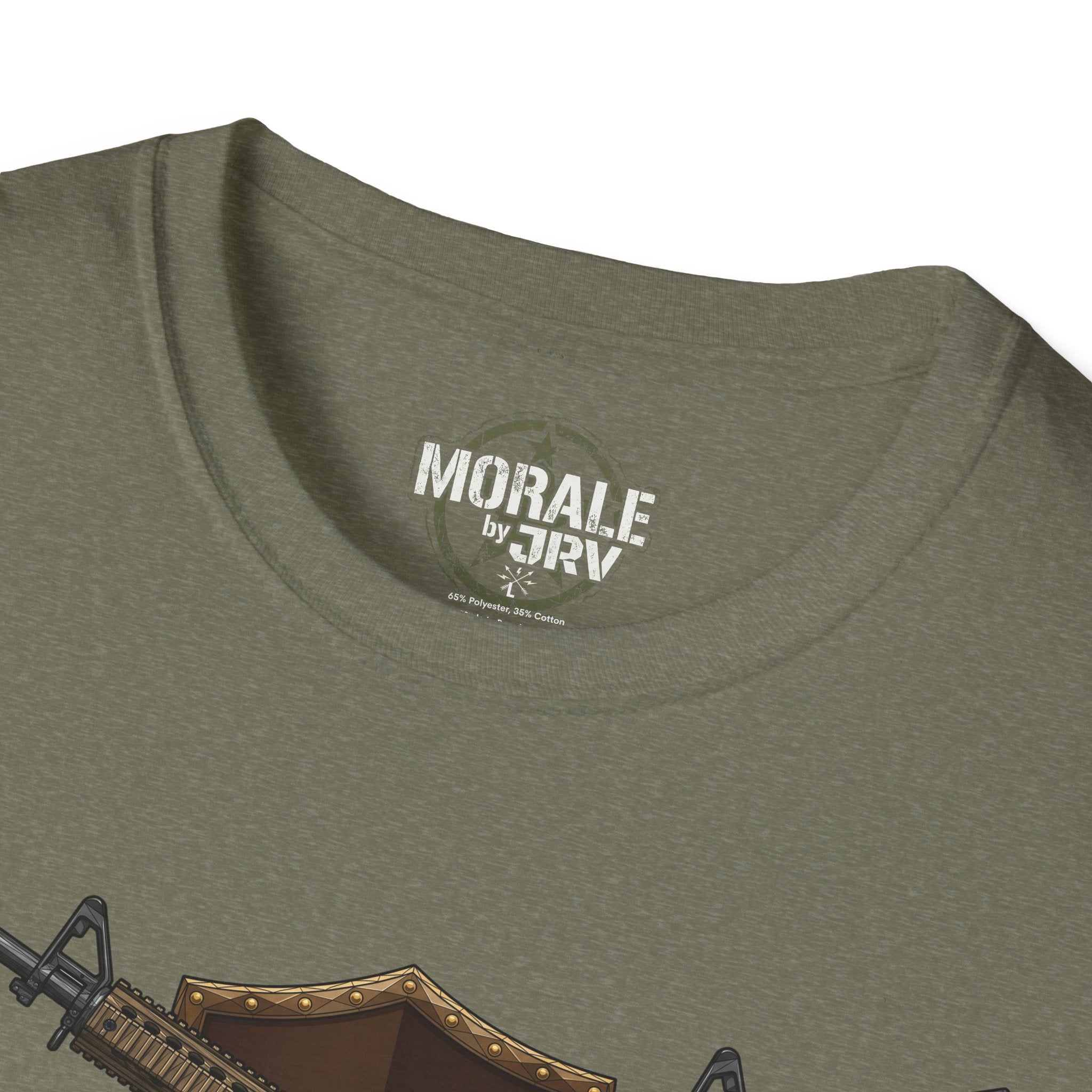 T-Shirt verde olivastro con stampa “MORALE by TRV” sul colletto