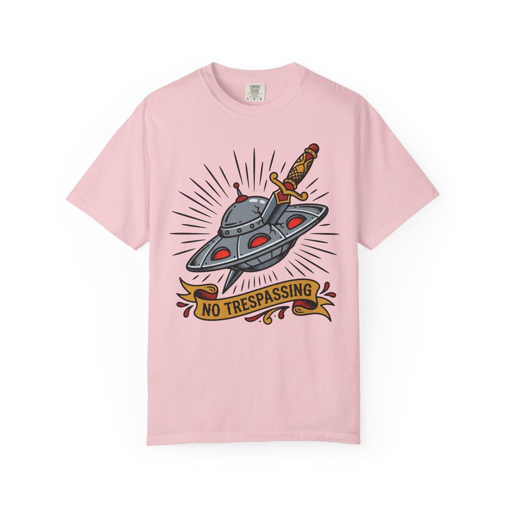 Pink graphic T-shirt with UFO and dagger “No Trespassing” print